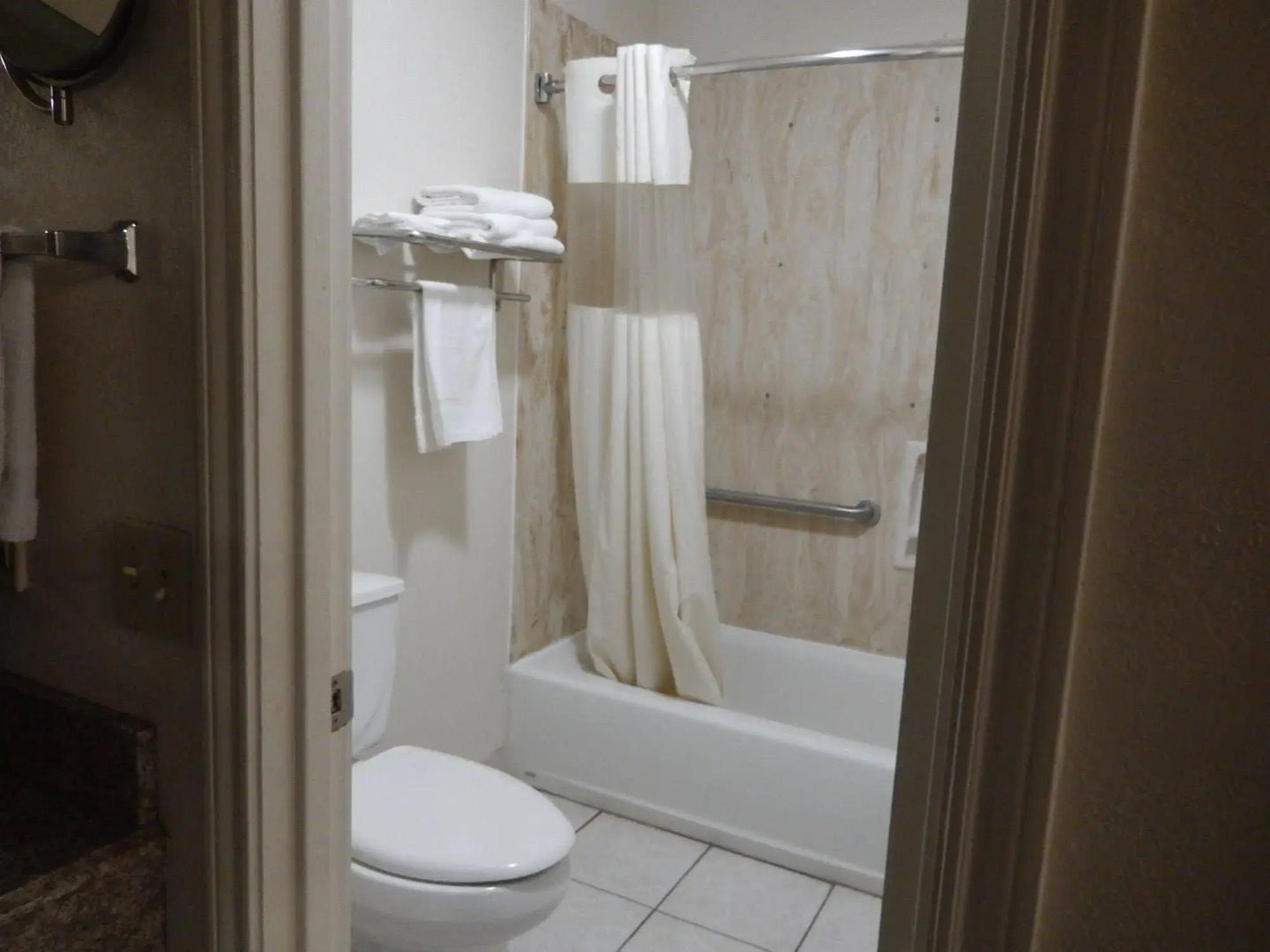 Pearsall Executive Inn