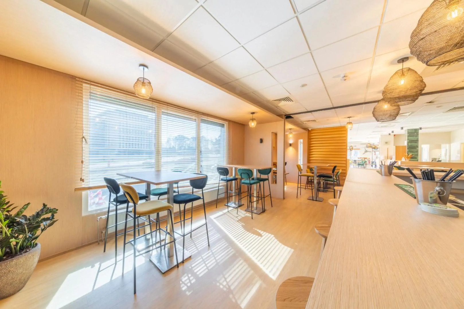 Mandarina Hotel Luxembourg Airport ( Ex Campanile)