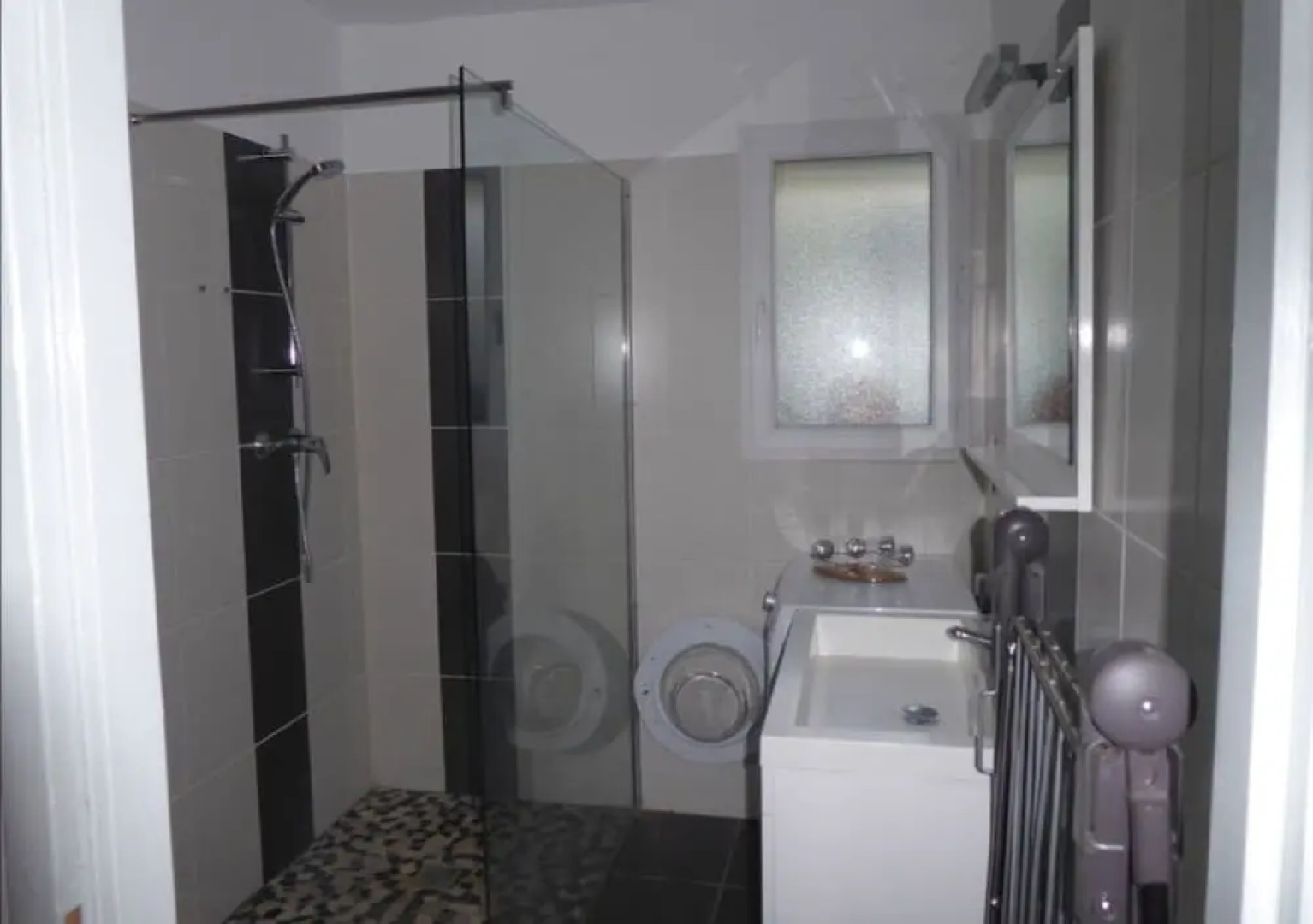 Maisons entières dans grand domaine