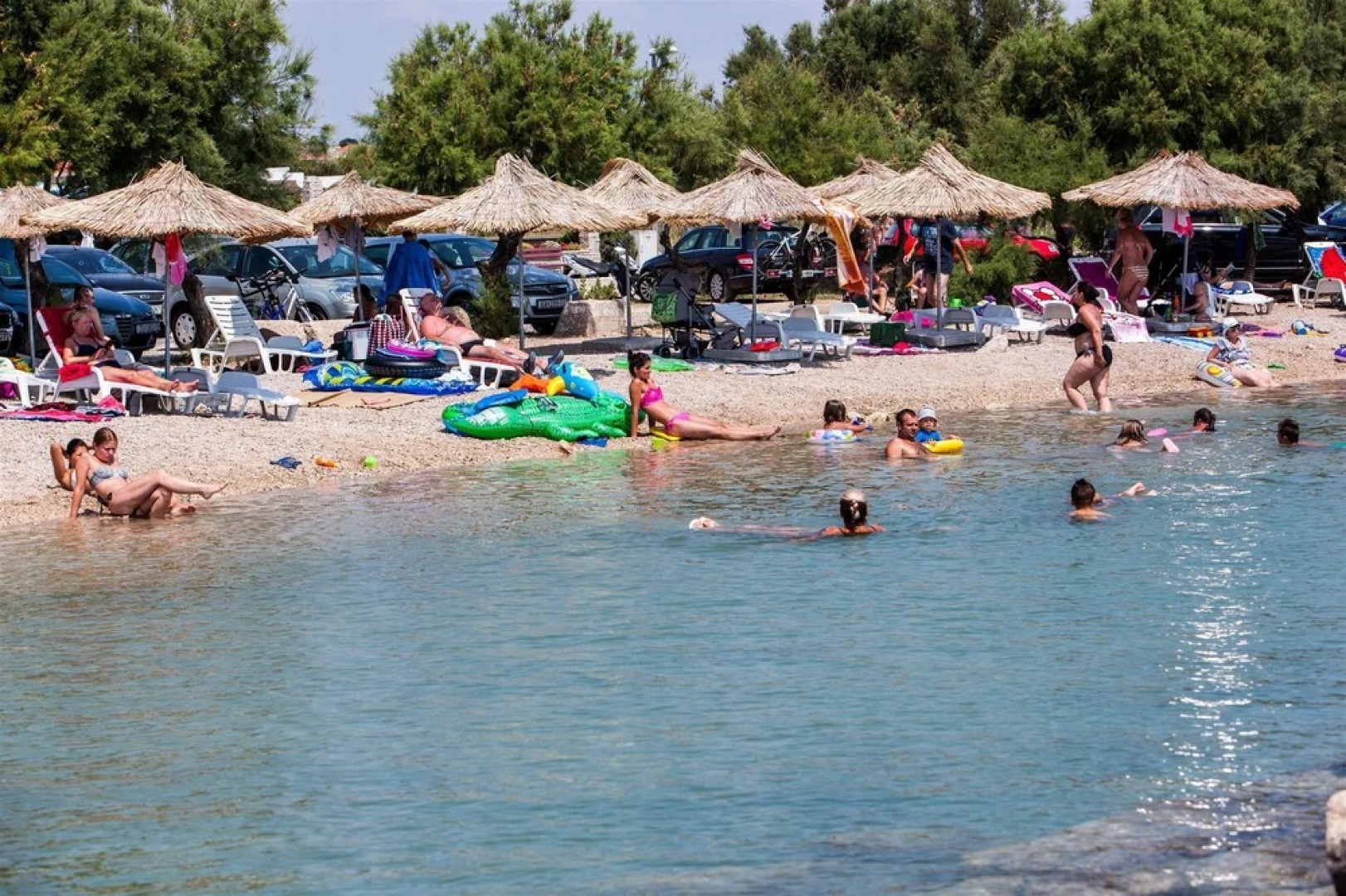 Apartments & Rooms Tony