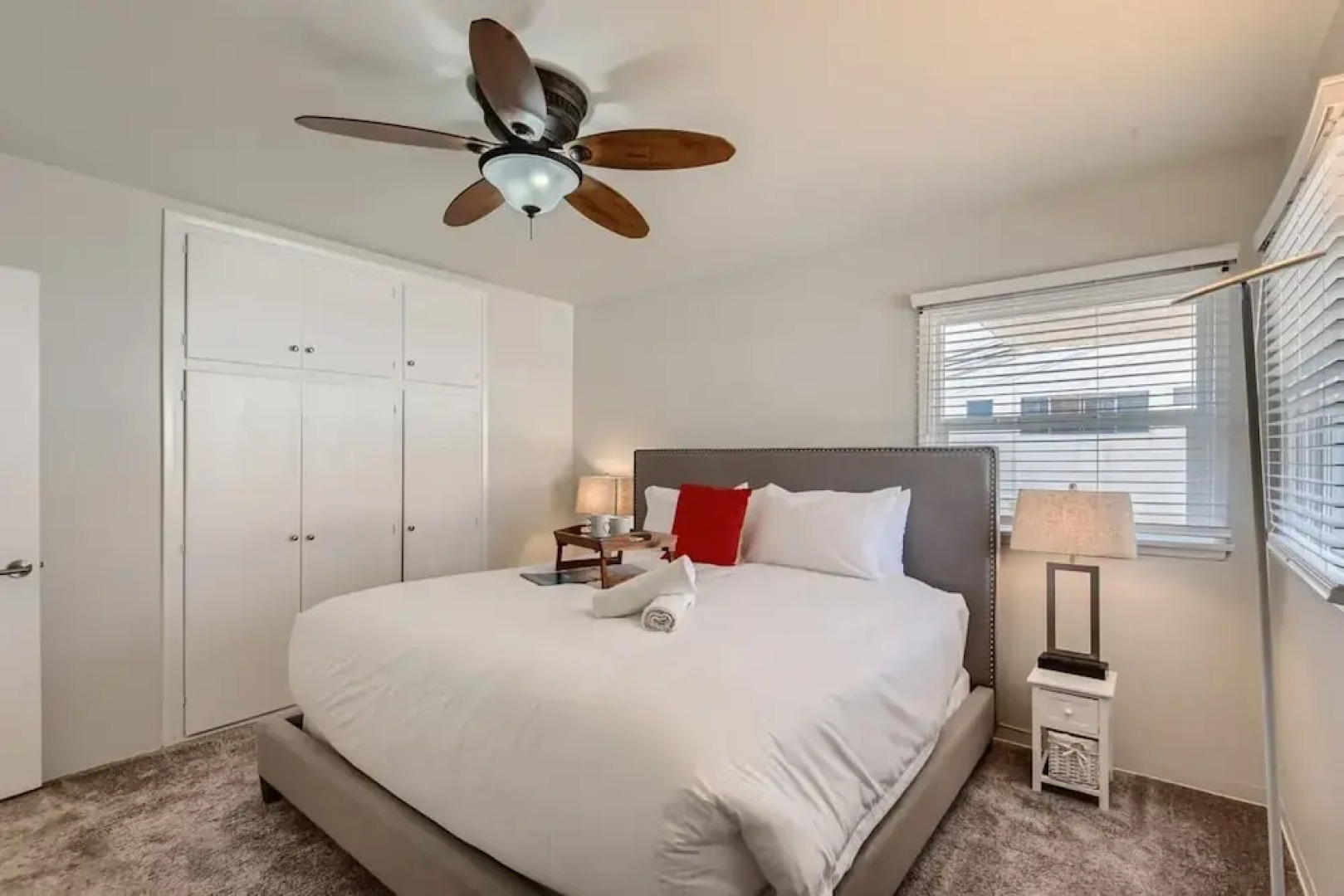 Walk to Beach - King Apt In 1 Area - AC