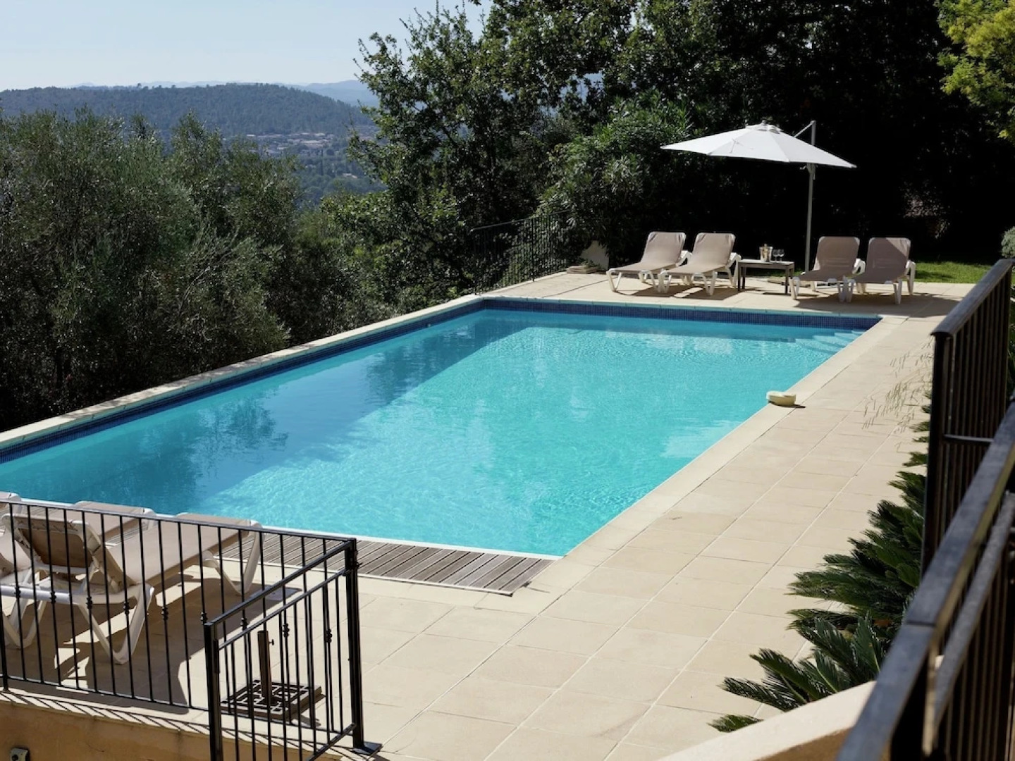 Modern Villa with Private Pool in Cabris