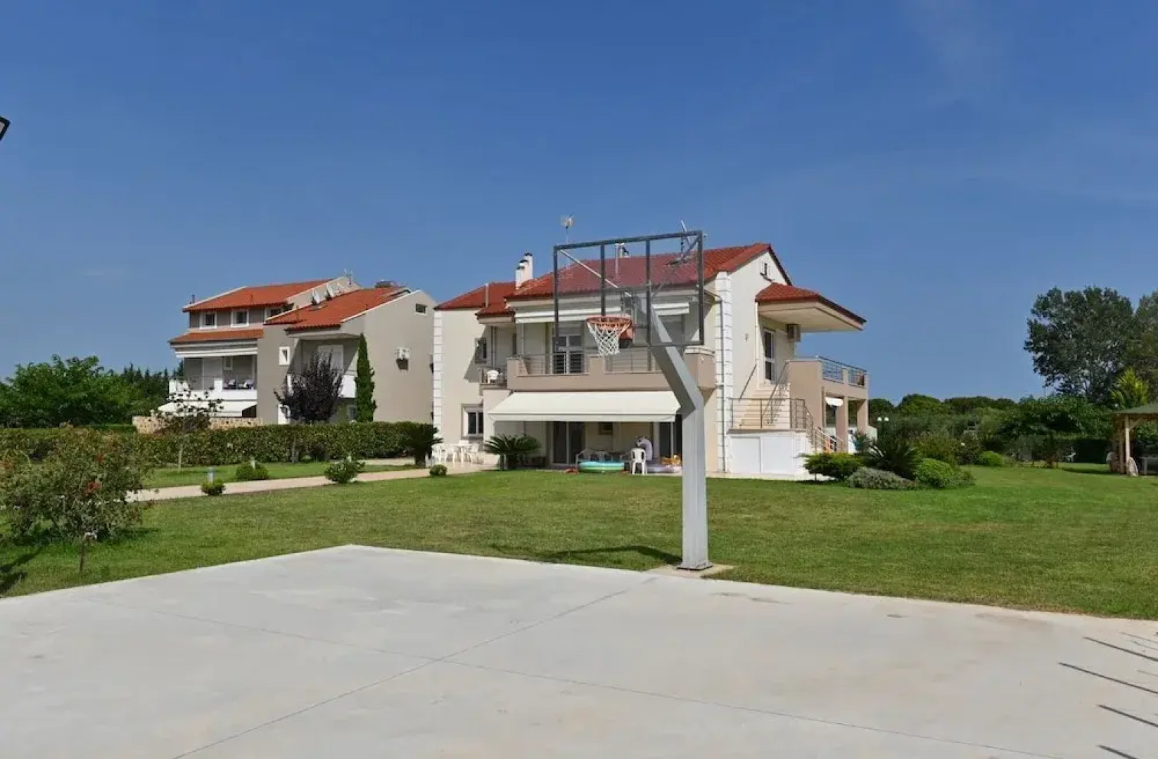 Villa Iris 2 by Rentalspro