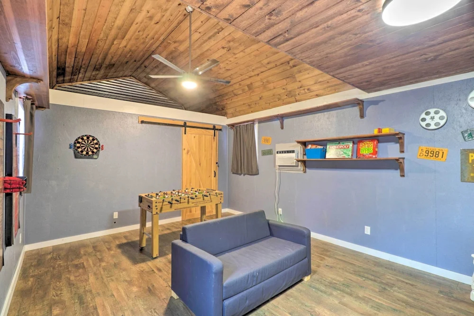 1920s Corsicana Home - Spacious Group Getaway!
