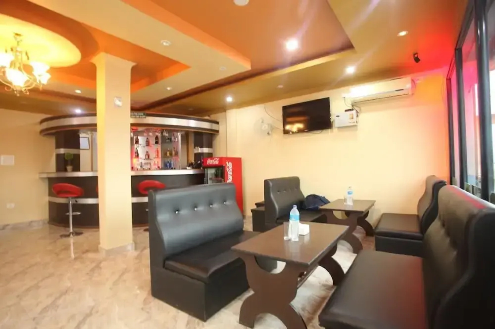 The Roadhouse Restro & Hotel By OYO Rooms