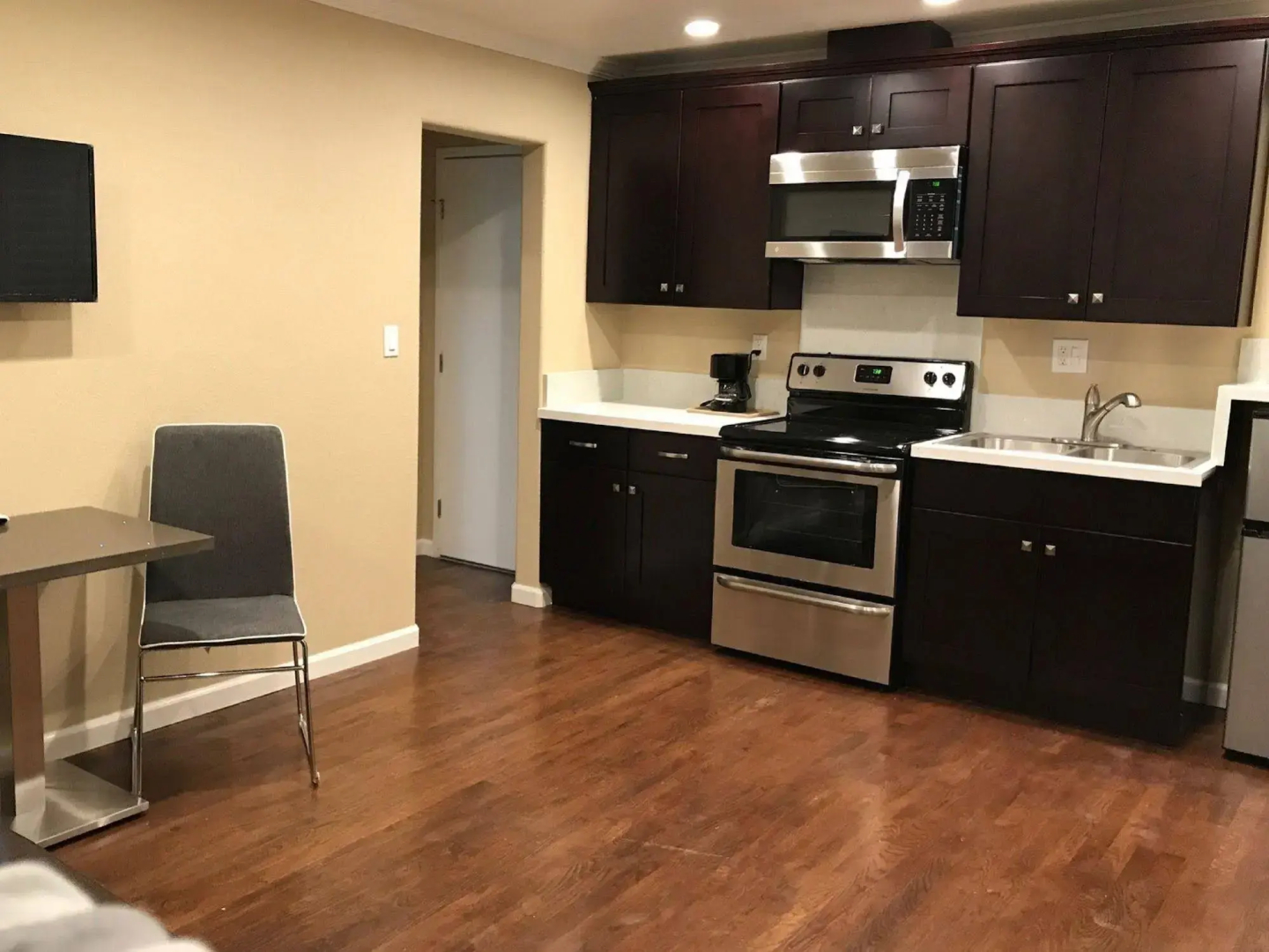 Berkshire Motor Hotel