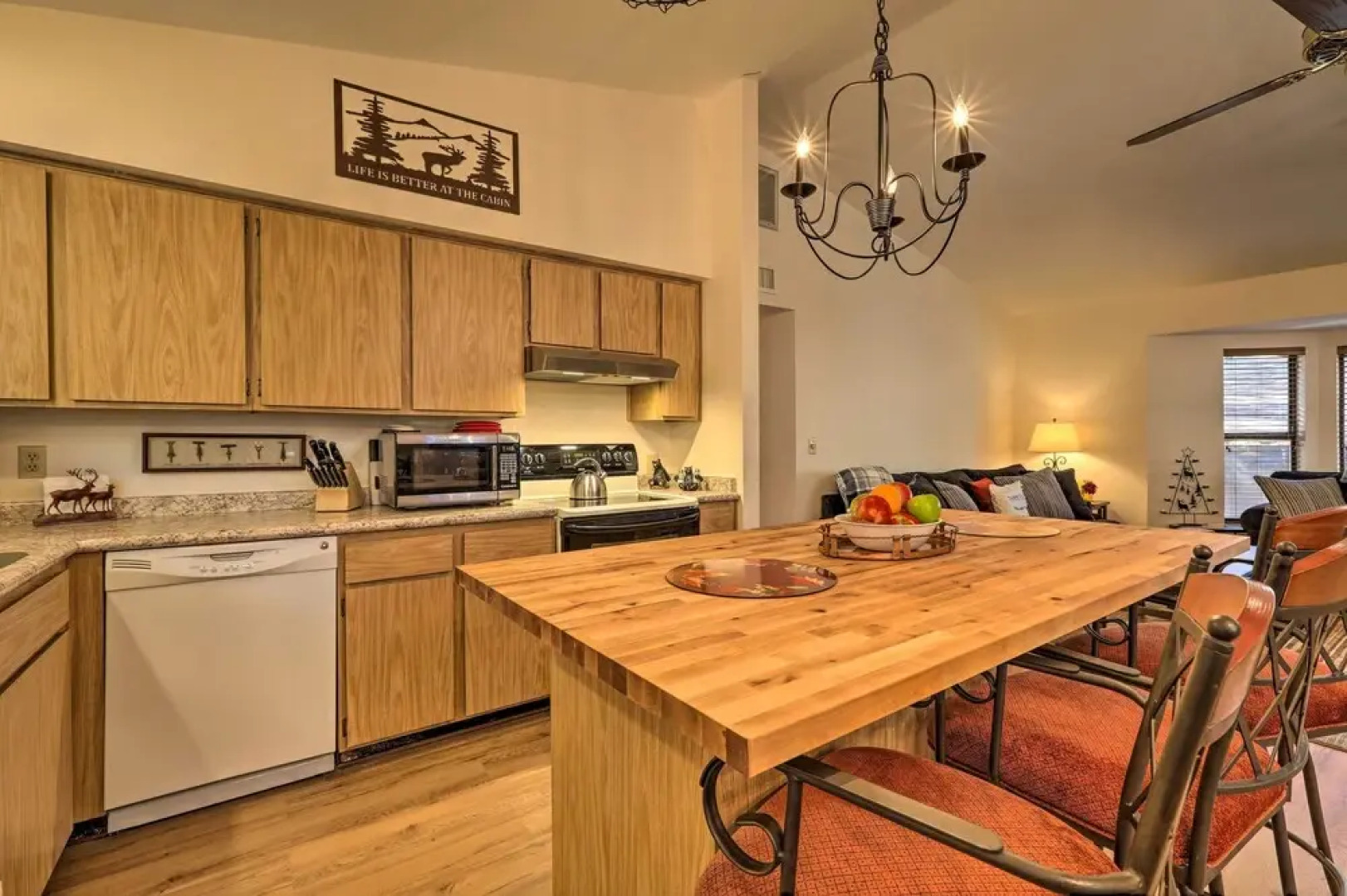 Munds Park Mountain Getaway: Hike, Golf & Unwind!