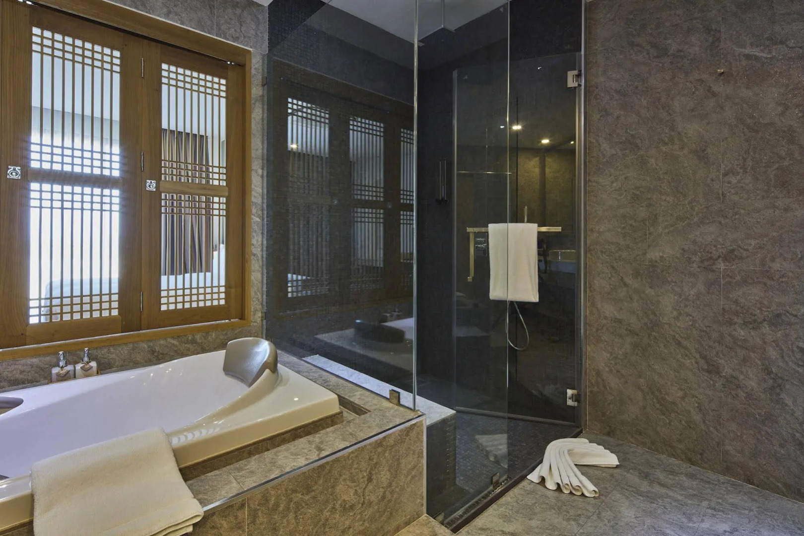 Serenity Hotel Spa & Onsen