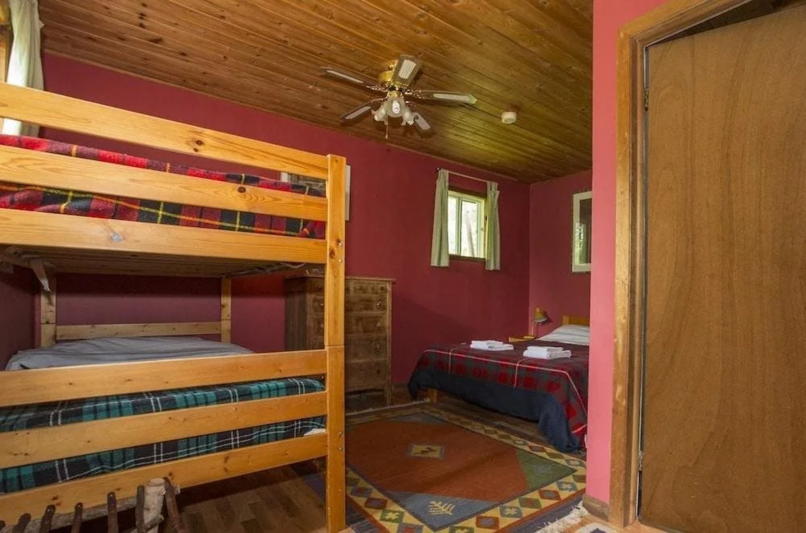 Smoothwater Outfitters & Lodge