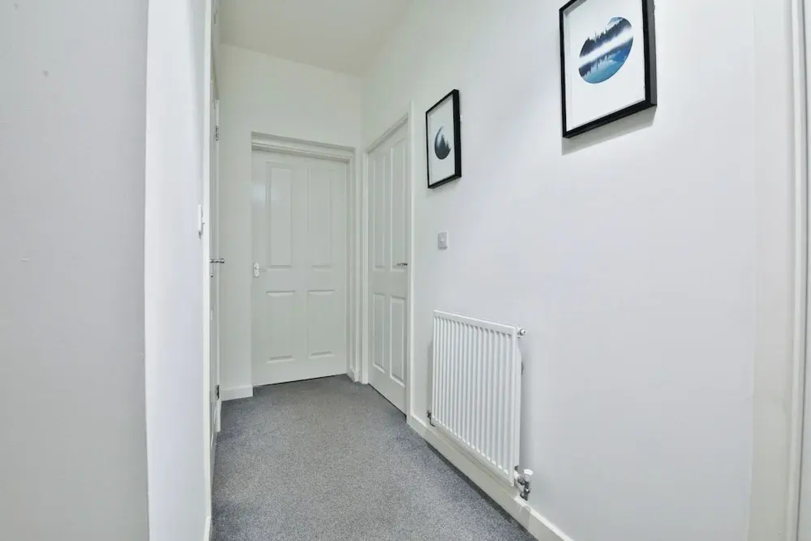 2 Bed Flat with Parking Near Waterfront