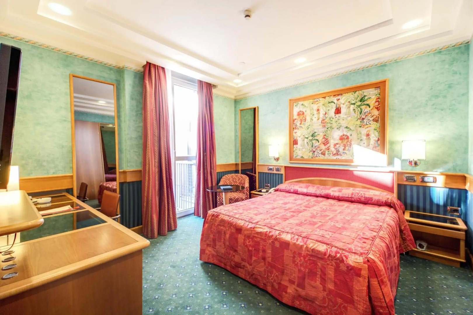 Hotel 81 Palace