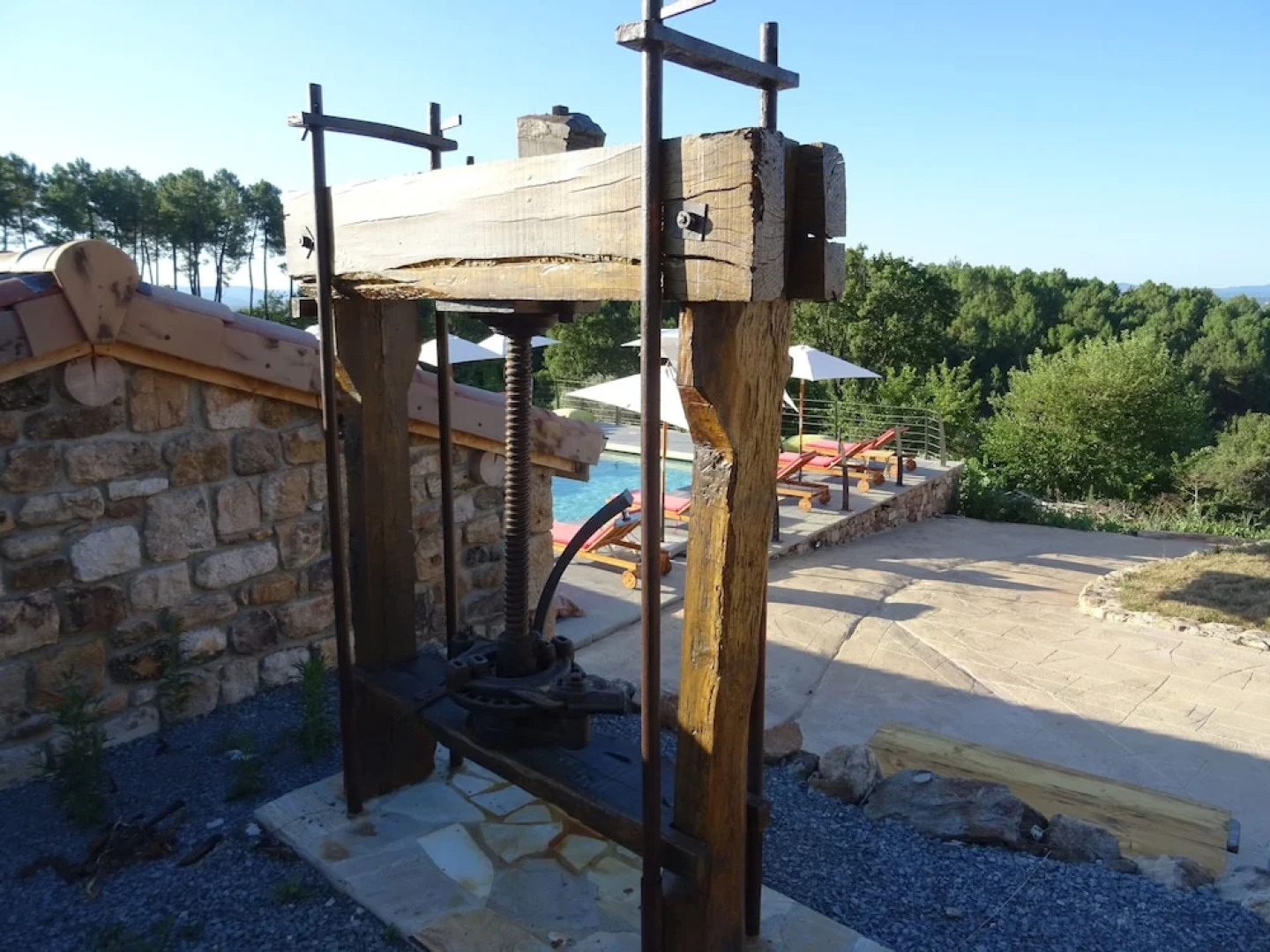 Le Pressoir De La Deveze