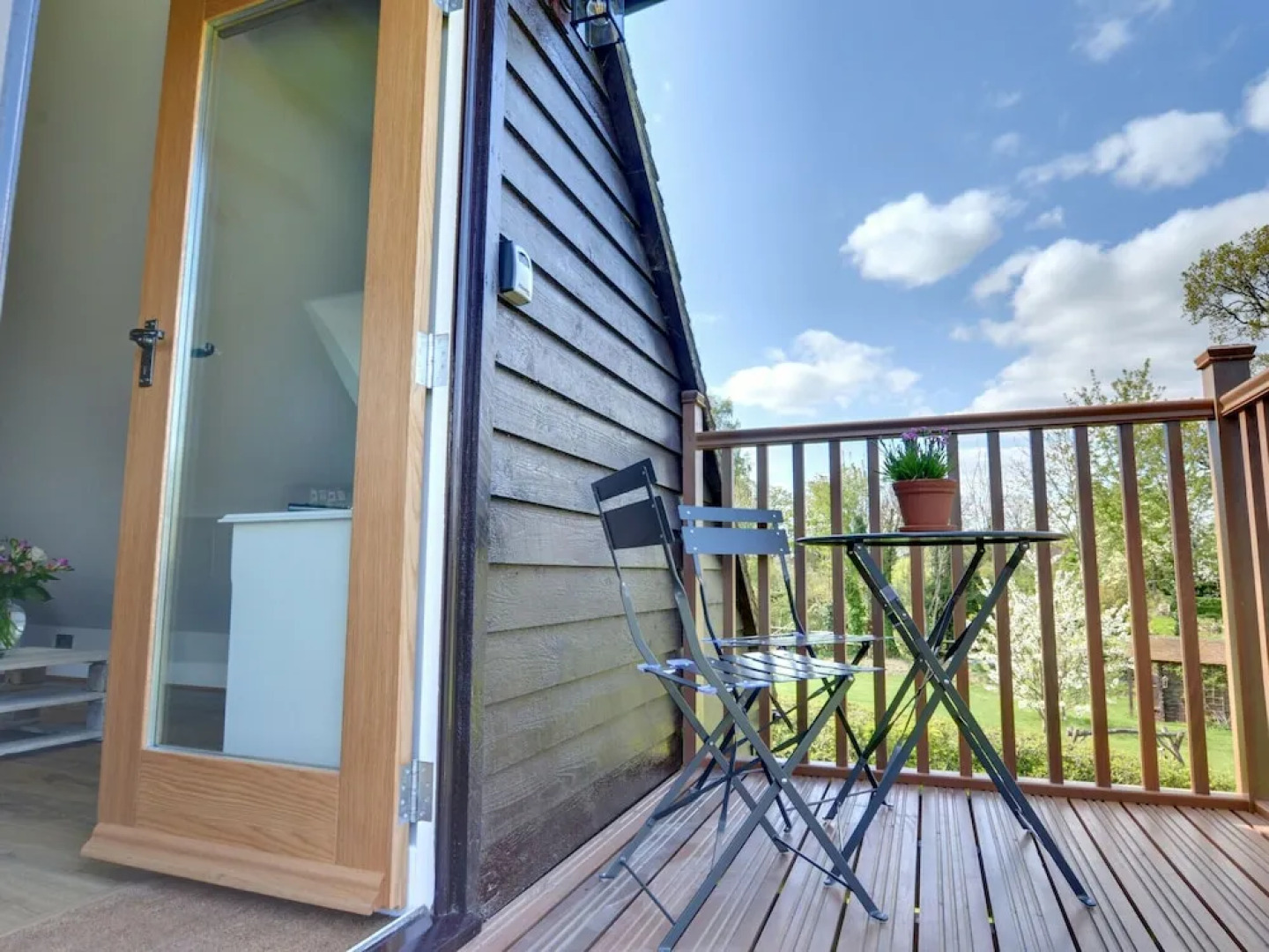 With Wonderful Views, This Could be the Most Romantic Hideaway Ever