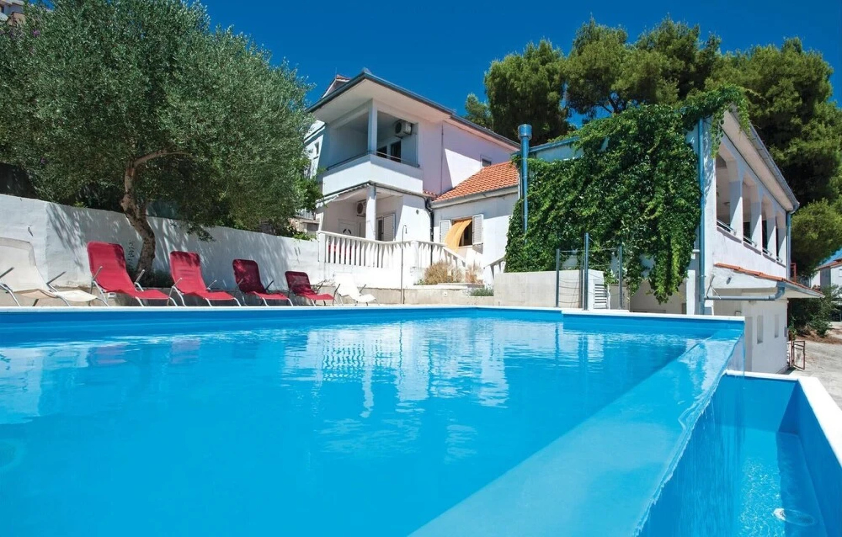 Awesome Home in Poljica With Wifi and 6 Bedrooms