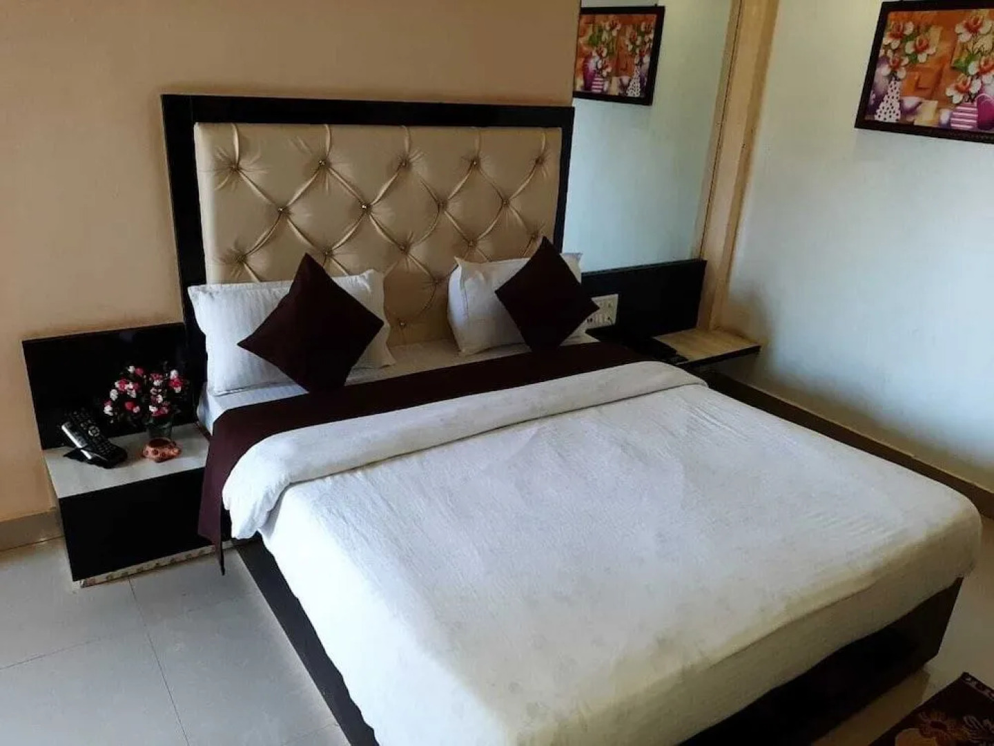 Khalsa Lake View Resort