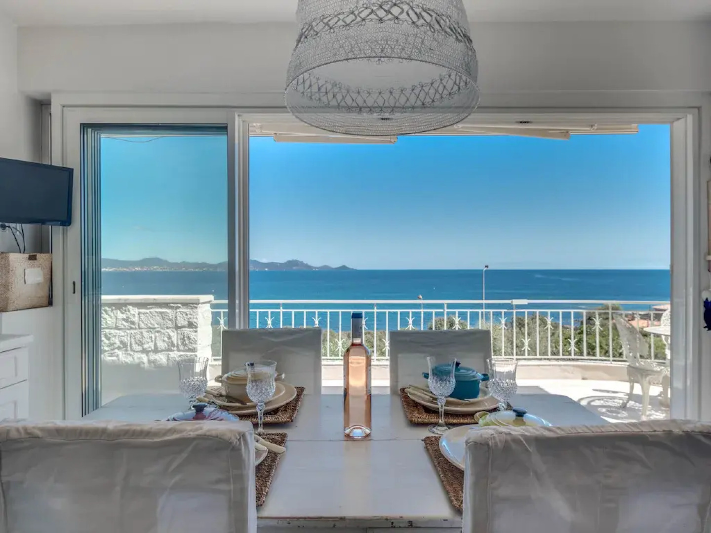 Luxury Villa with Jacuzzi in Les Issambres