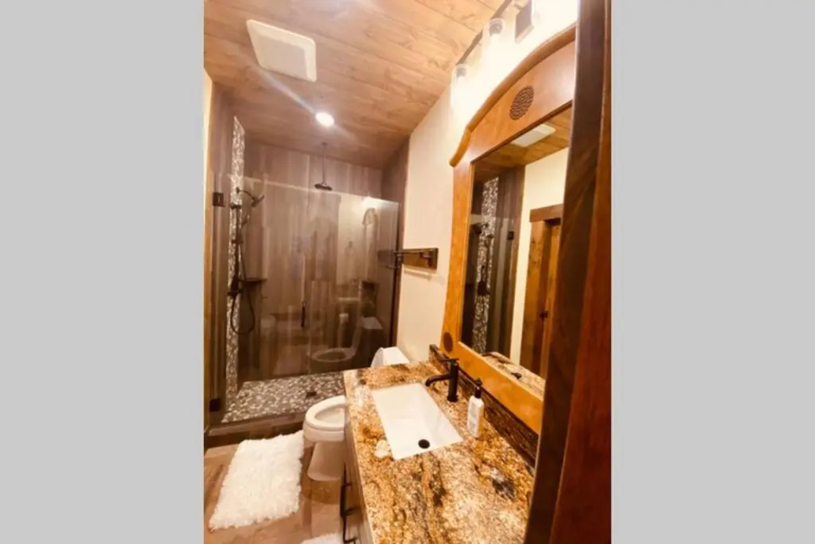 Yellowstone Crossing Lodge