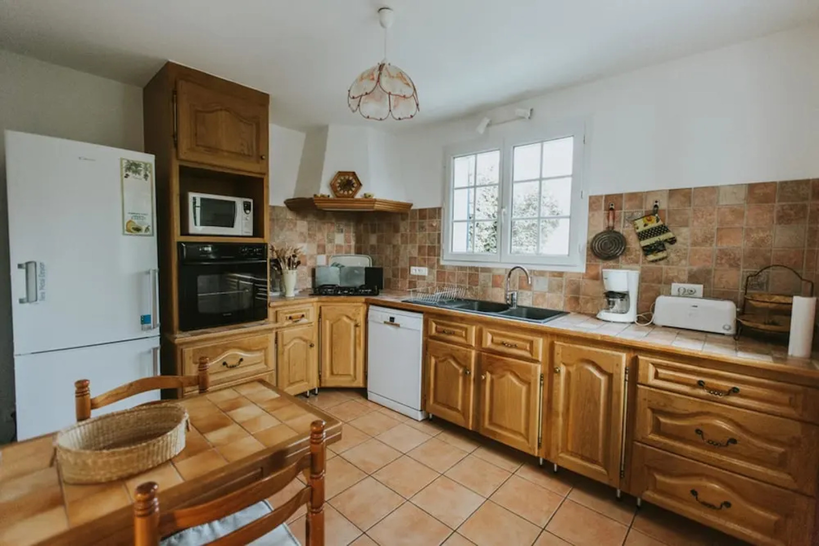 House With 3 Bedrooms in Saint-pierre-de-vassols, With Private Pool, E