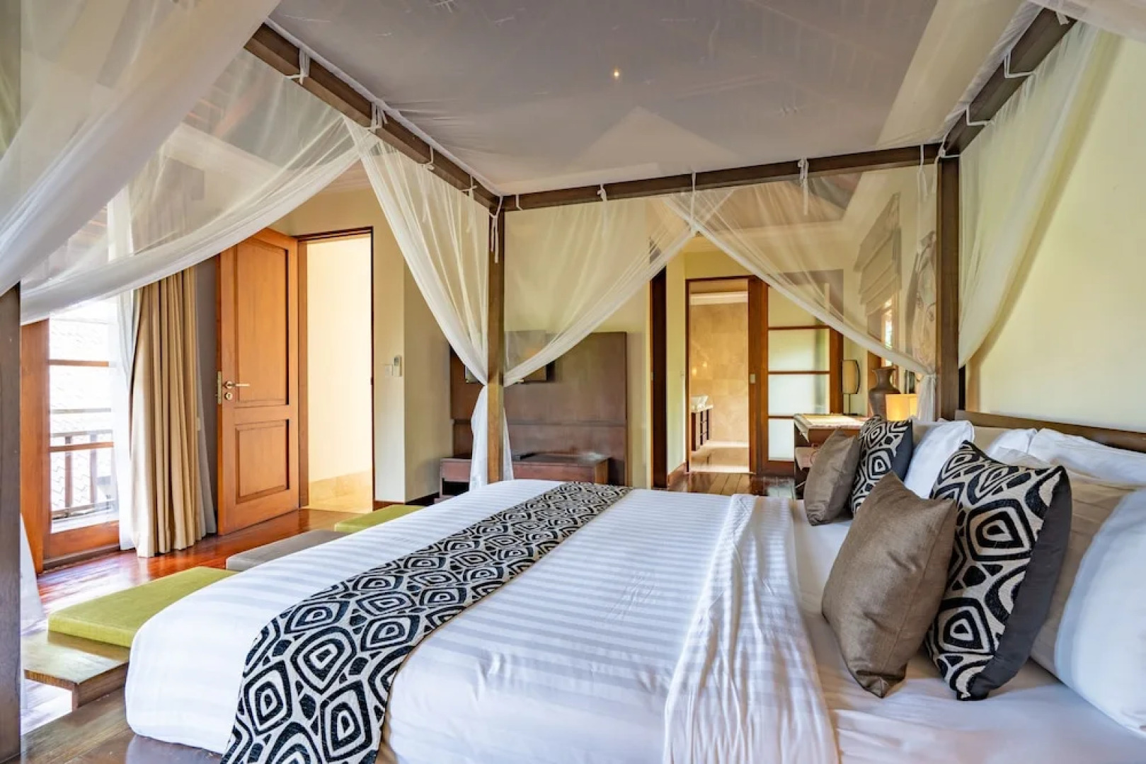 Cliffront Tropical Resort