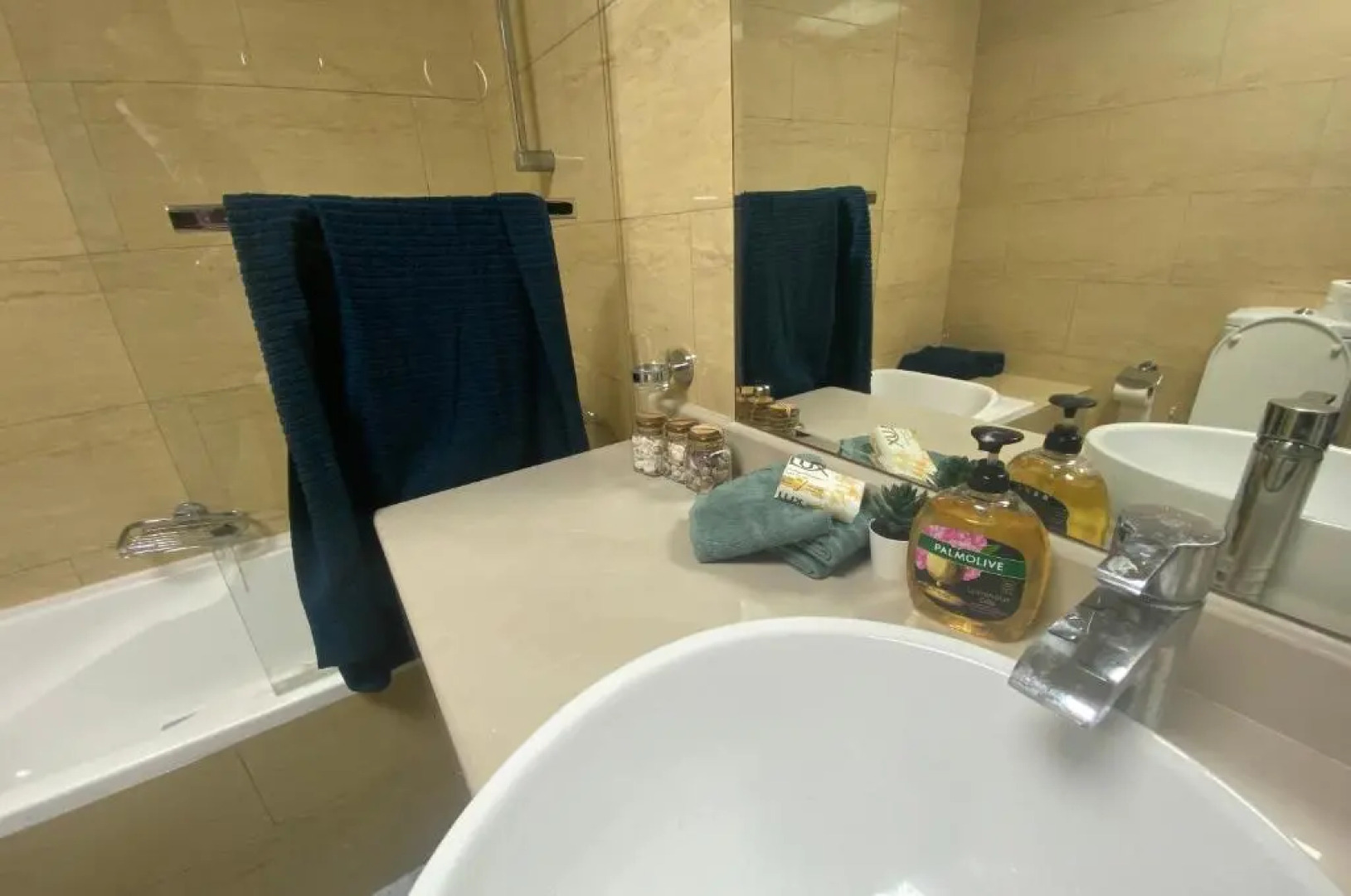 Dreamy Seaview 1 Bed (w. internet/tv/power/water)