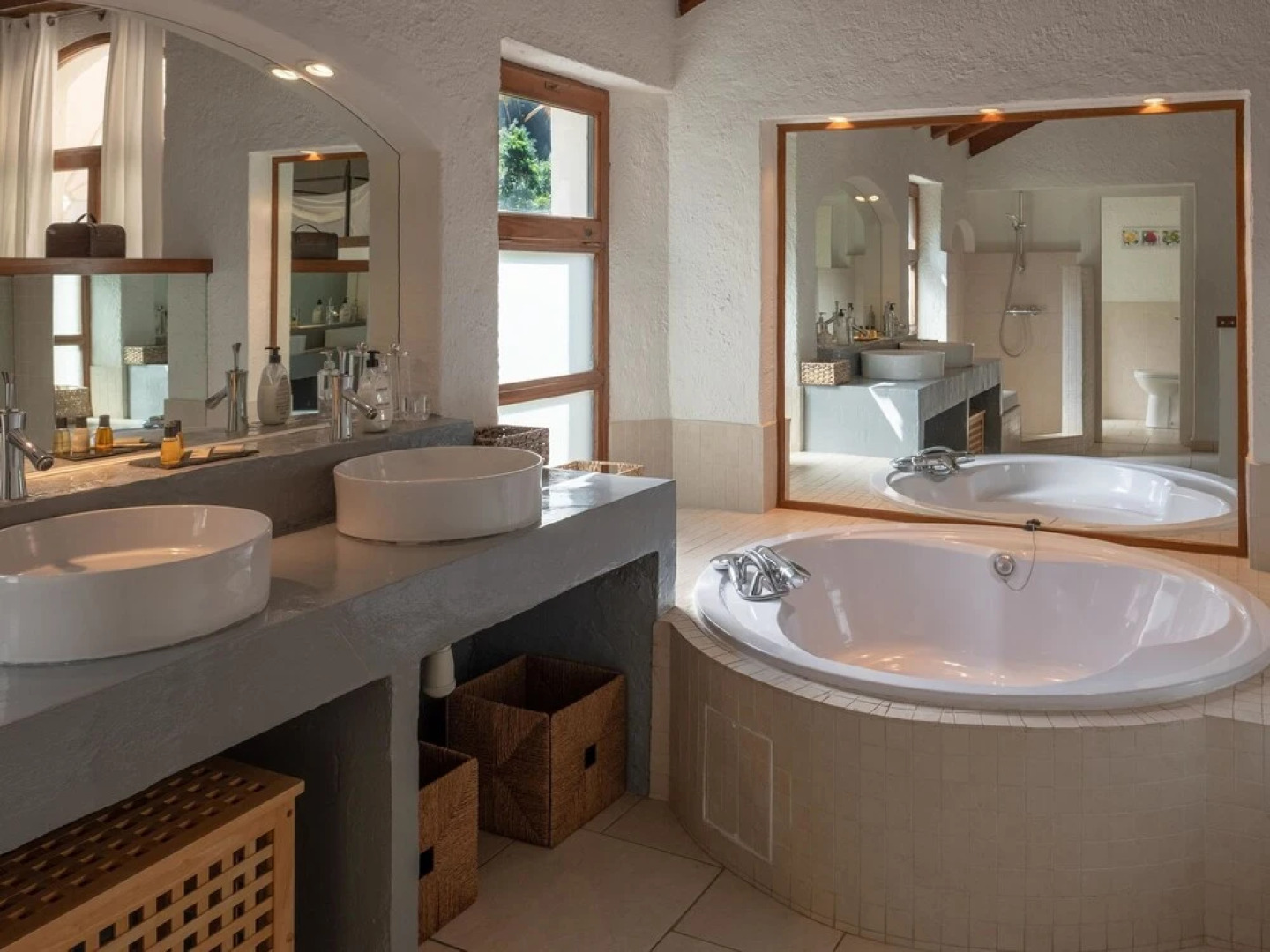 Opulent Villa in Casares With Luxurious Pool House & Jacuzzi