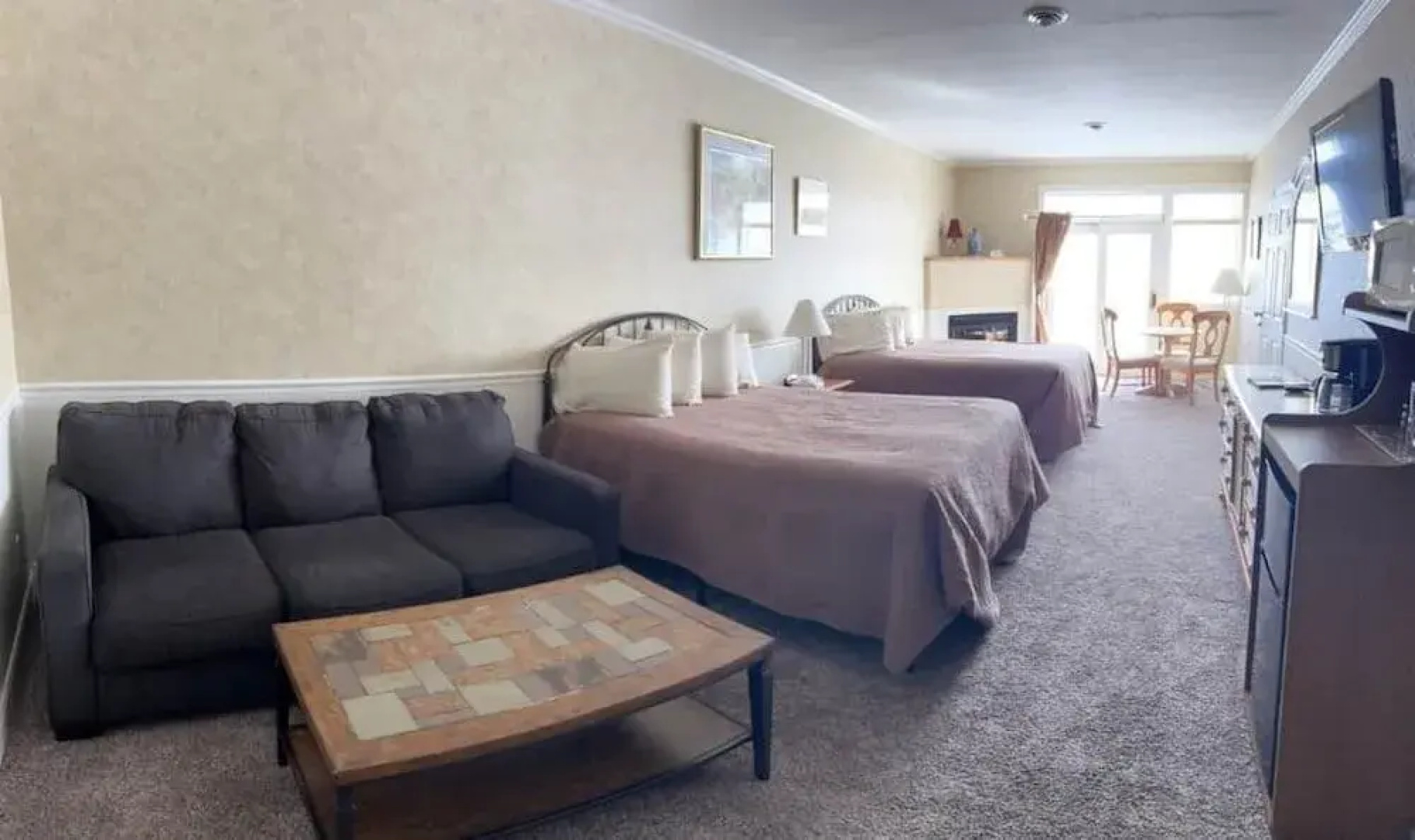 Pier Plaza Lodging