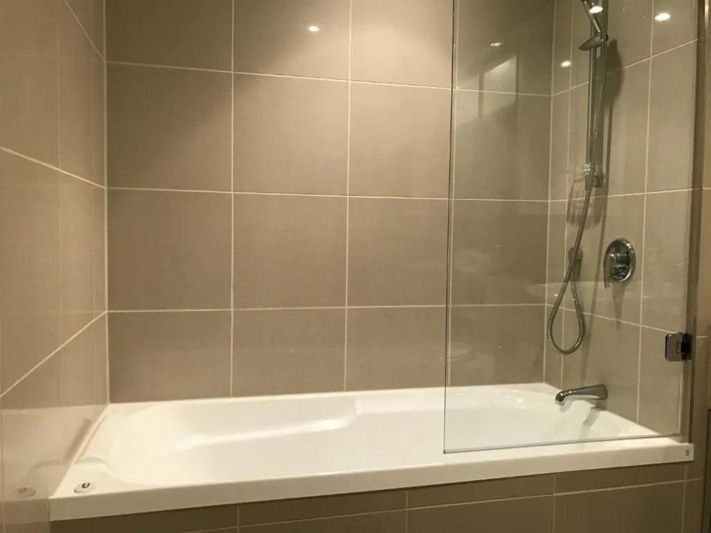 Oxley's Waterfront Luxury Apartment