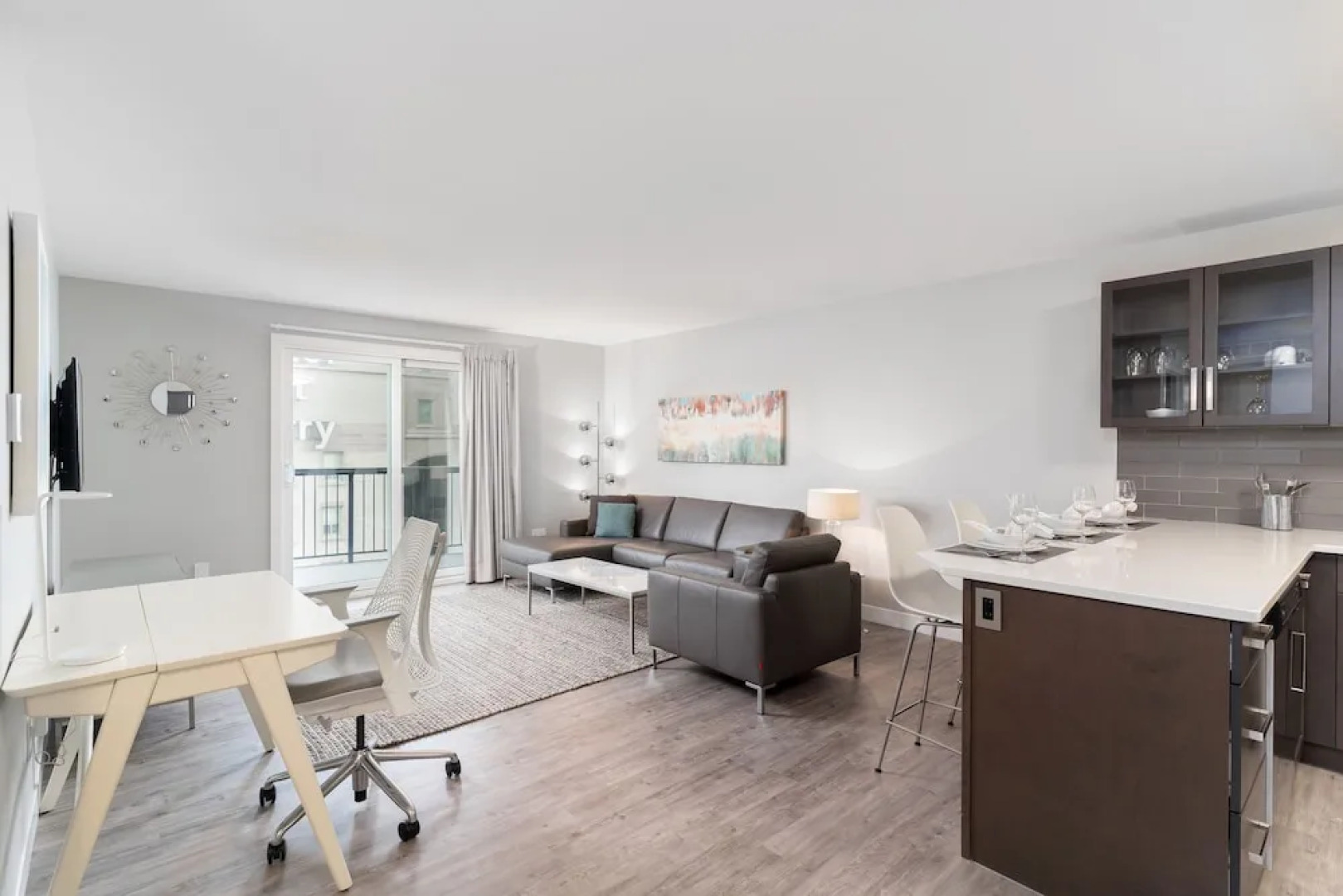 Fort Garry Place Furnished Suites