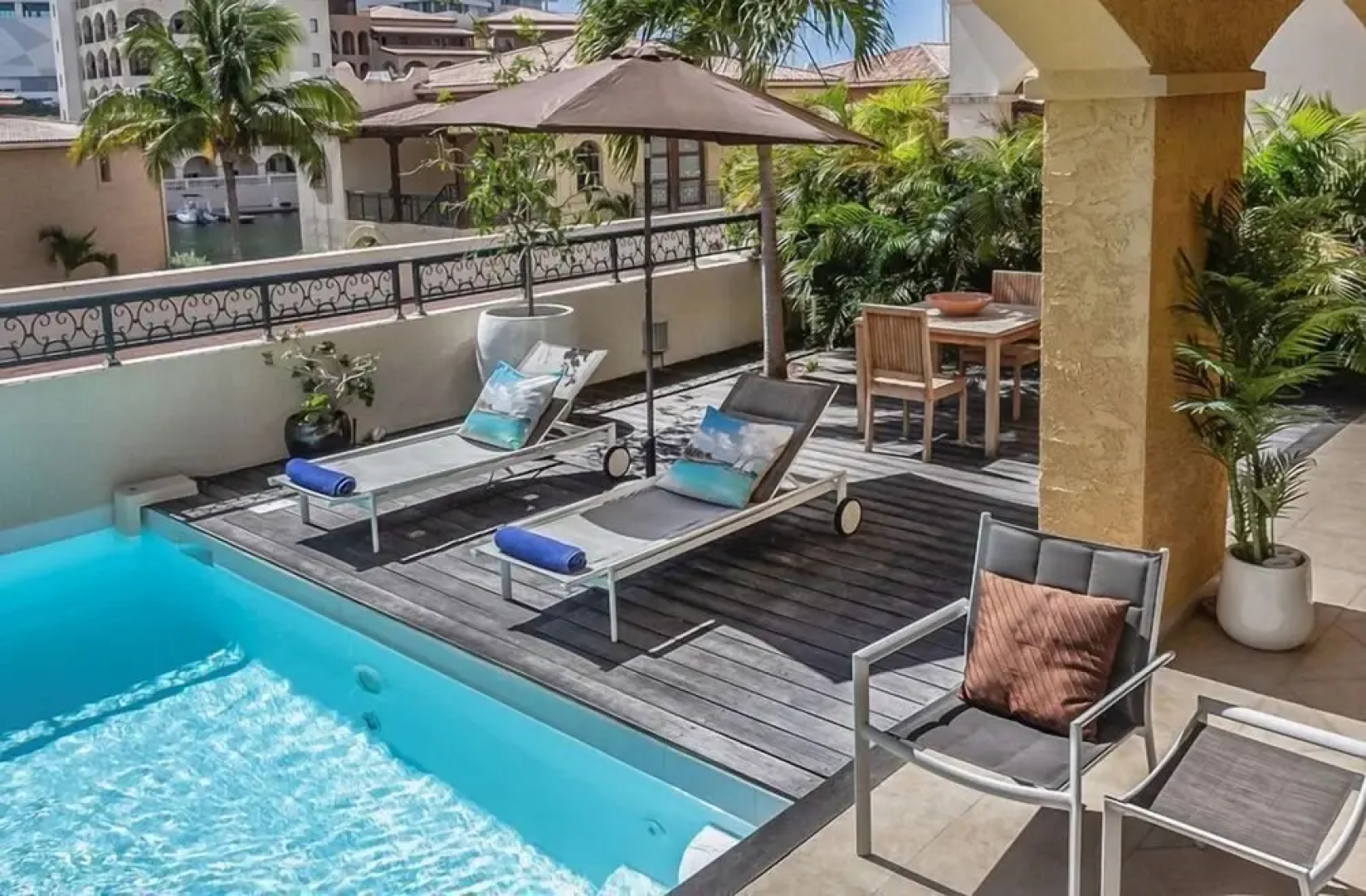 Condo Bijou