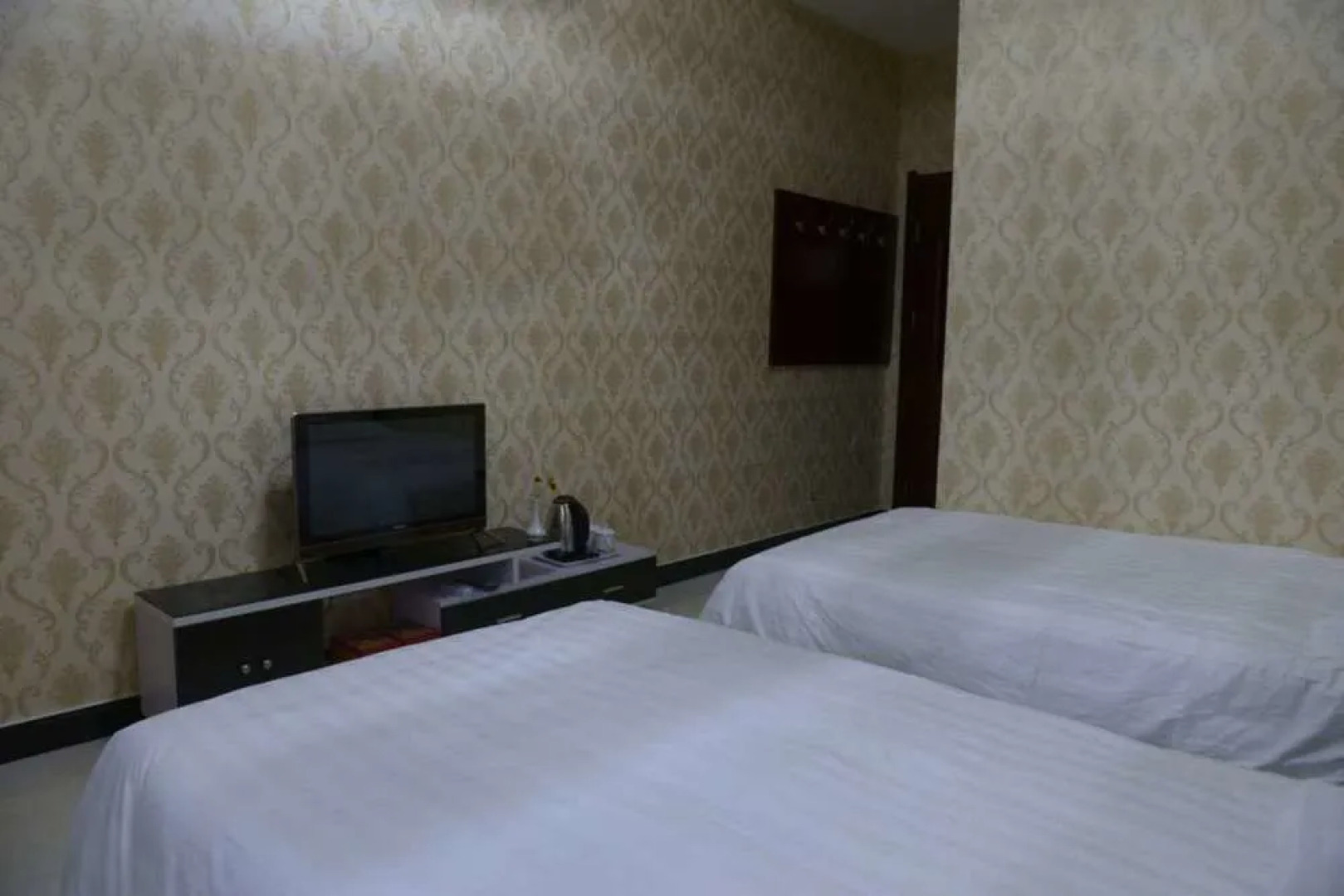 Ancient City Dragon Gate Inn