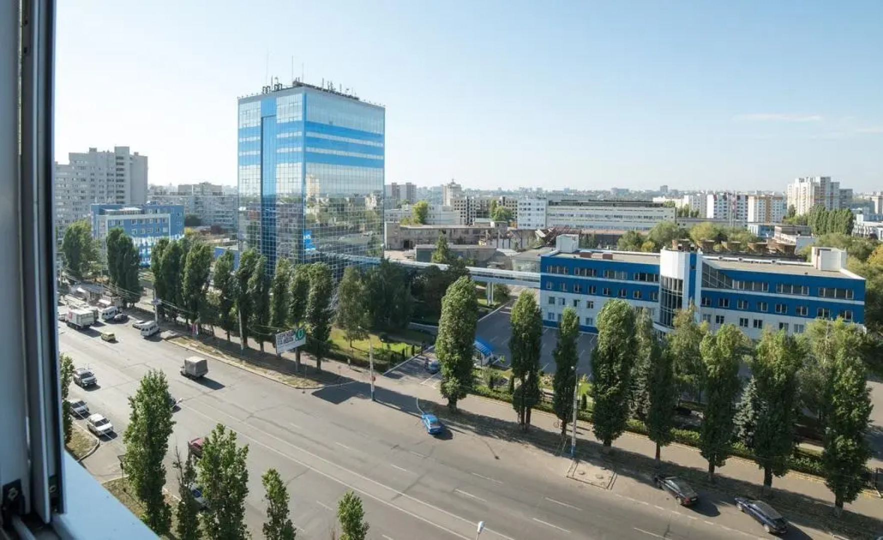 Атлант на Ленинском 124А