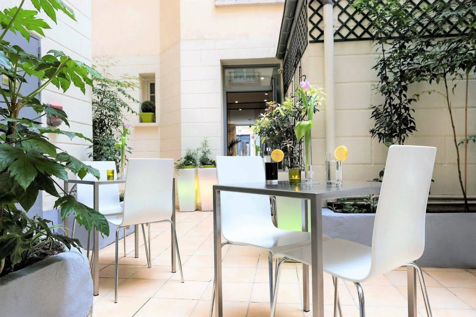 Hotel Glasgow Monceau Paris by Patrick Hayat