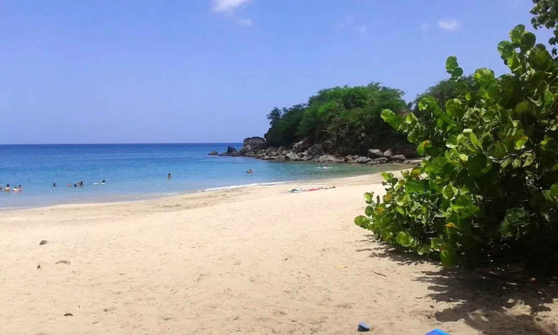 House With 2 Bedrooms in Deshaies, With Enclosed Garden and Wifi - 400