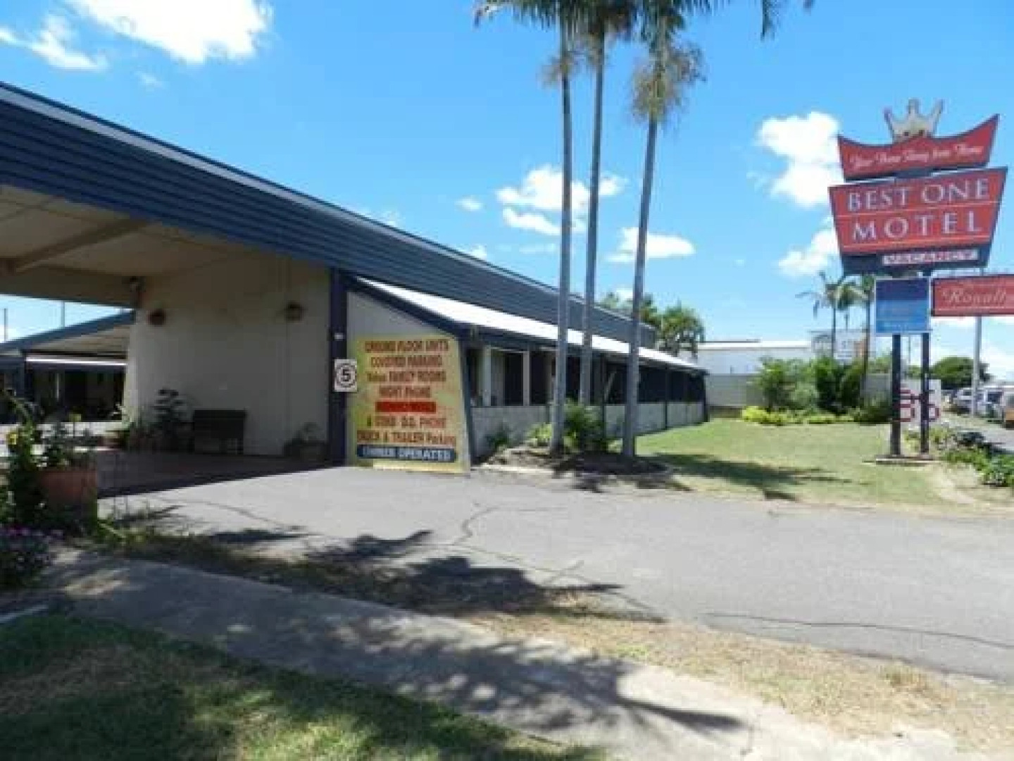 Castle Court Motor Inn