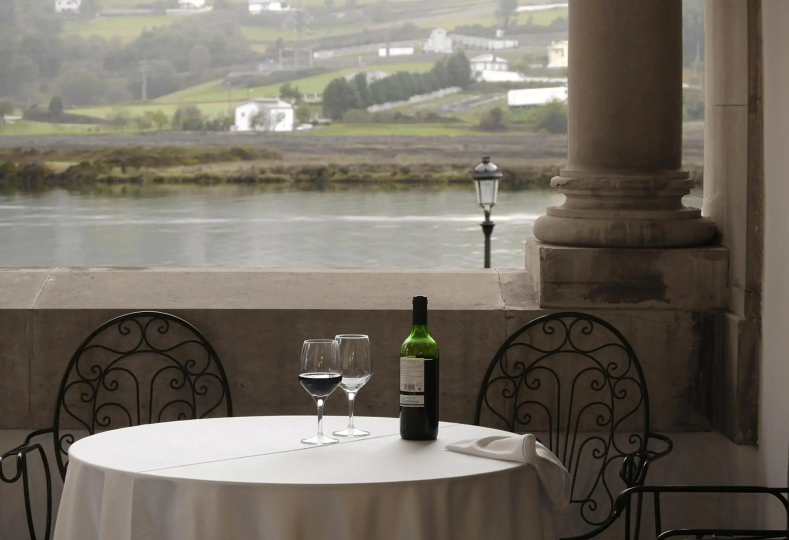 Palacio Arias and Hotel y Apartamentos Arias