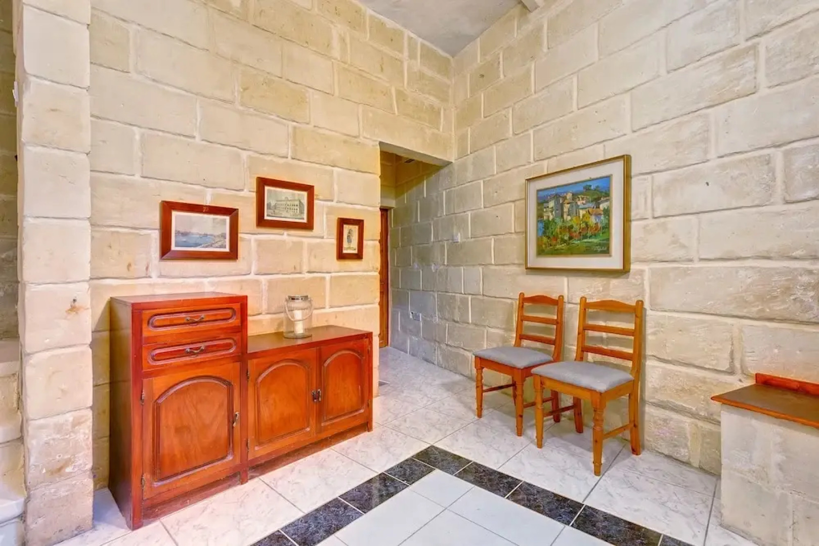 Traditional Maltese Townhouse, Roof Terrace and Views
