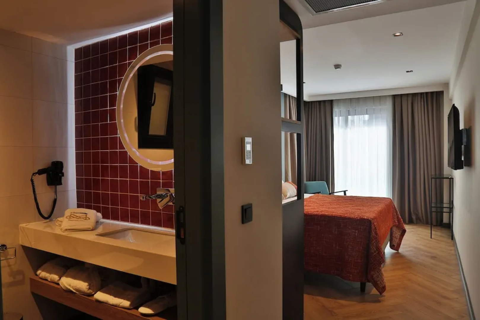 In The Middle Hotel