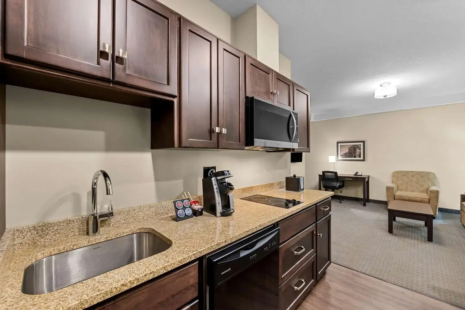 Best Western Plus Lacombe Inn & Suites