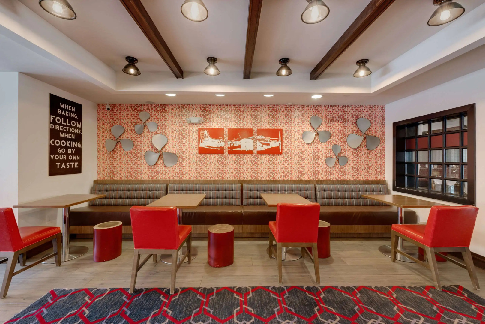 The Crossroads Hotel, Newburgh