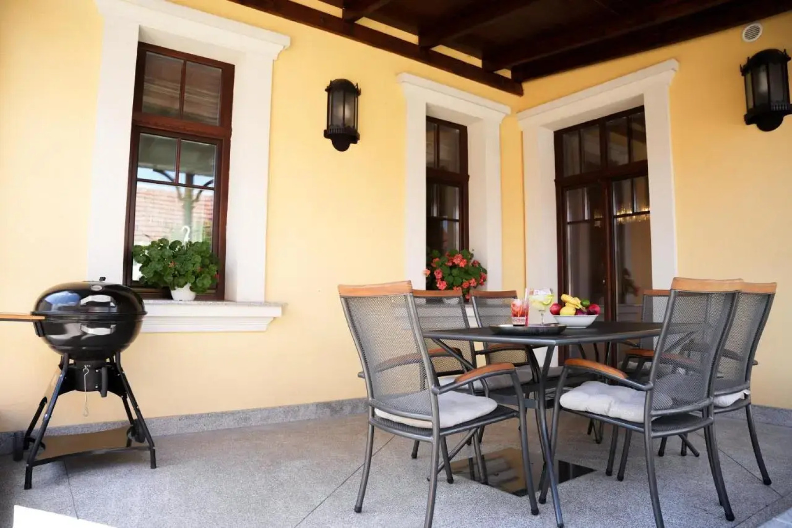 Varkert Deluxe Apartmanhaz