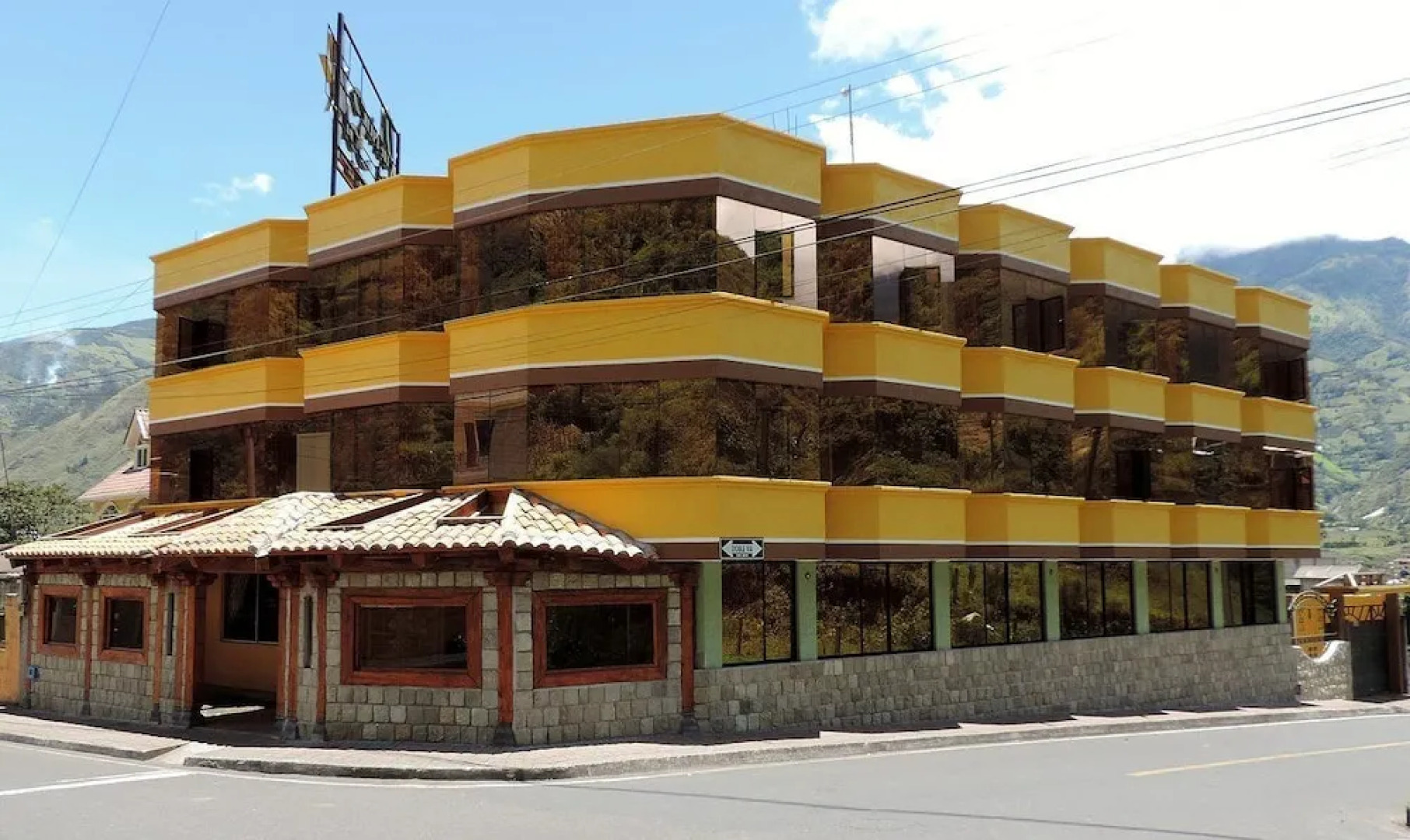 Puerta del Sol Hotel