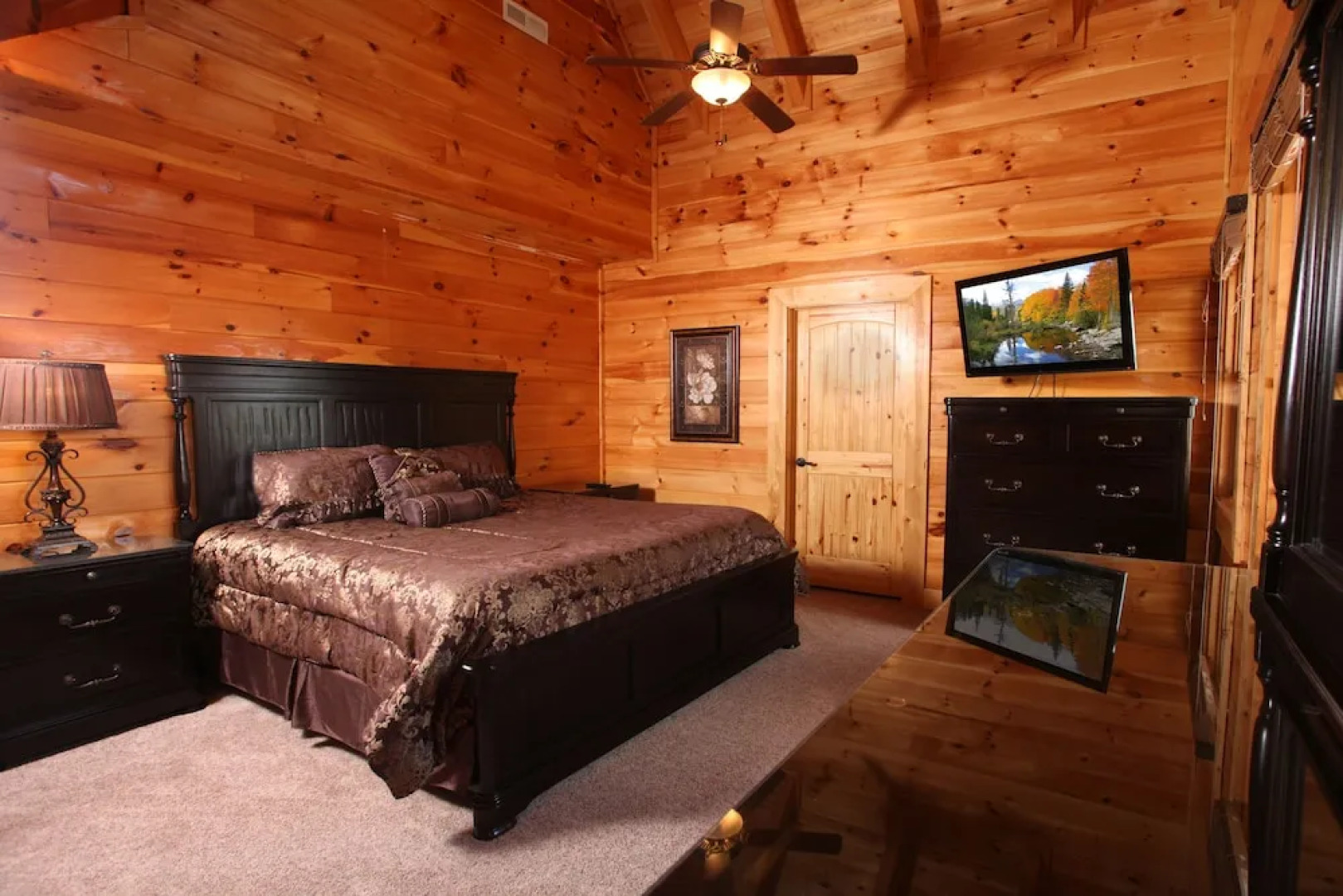 Serenity Mountain Pool Lodge - Nine Bedroom Cabin