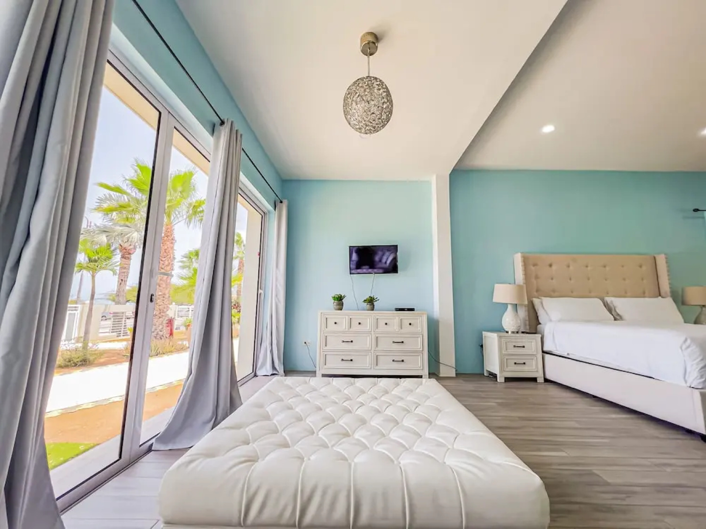 Direct Ocean Front Villa With Private Pool + View! Boca Catalina Malmok!