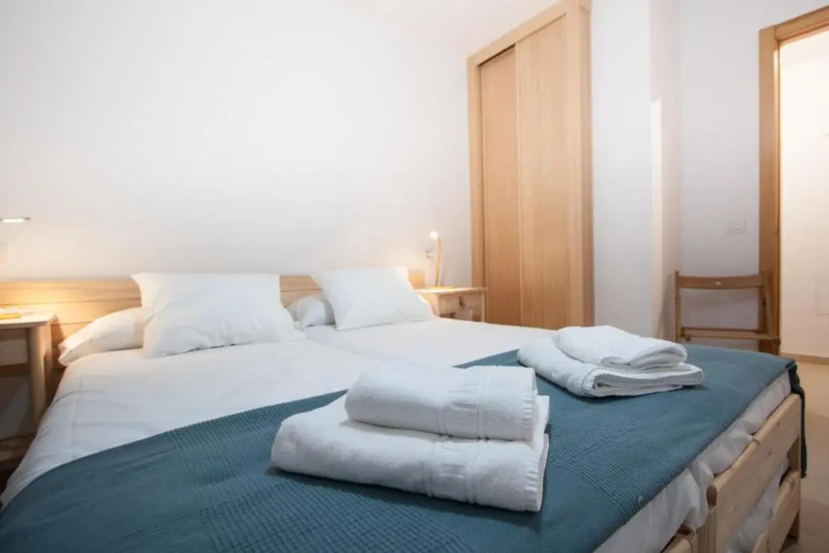 Esguil, apartamento con piscina, a 3 km de la playa