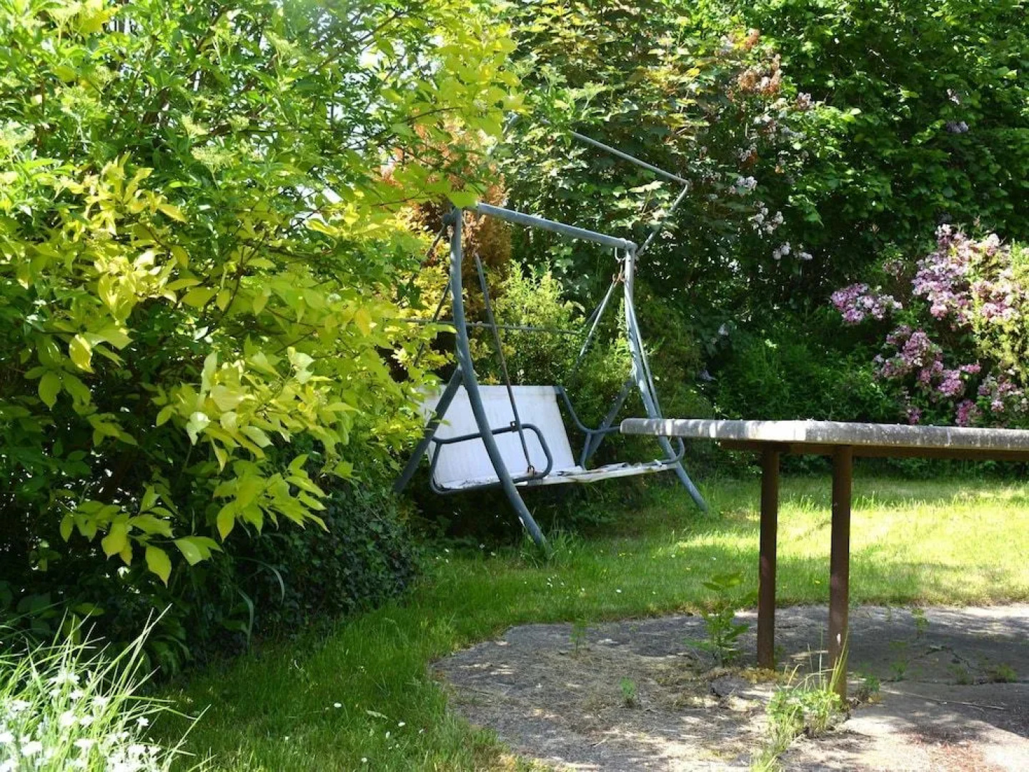 Family Retreat, Forested Anhee