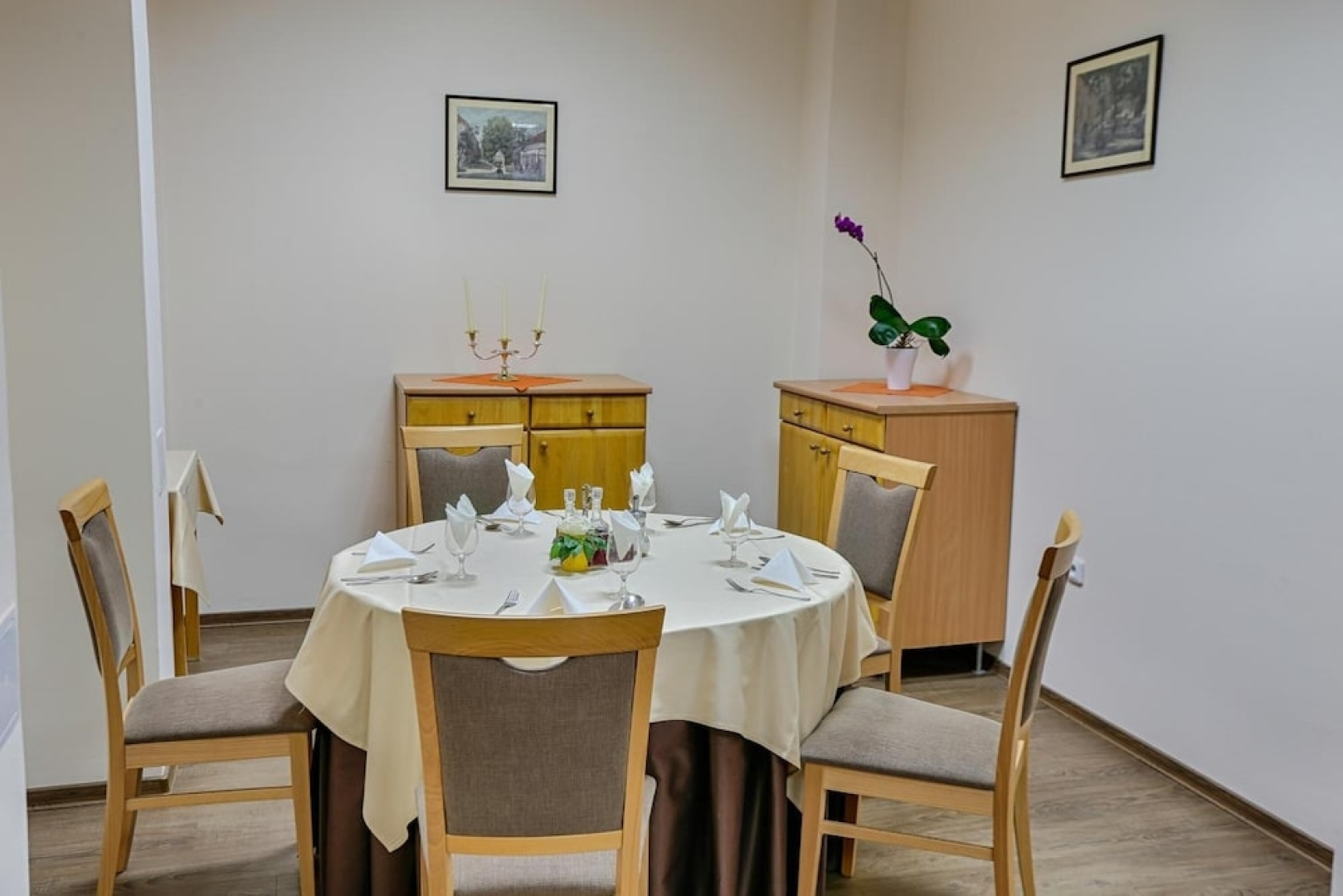 Studio Central Point