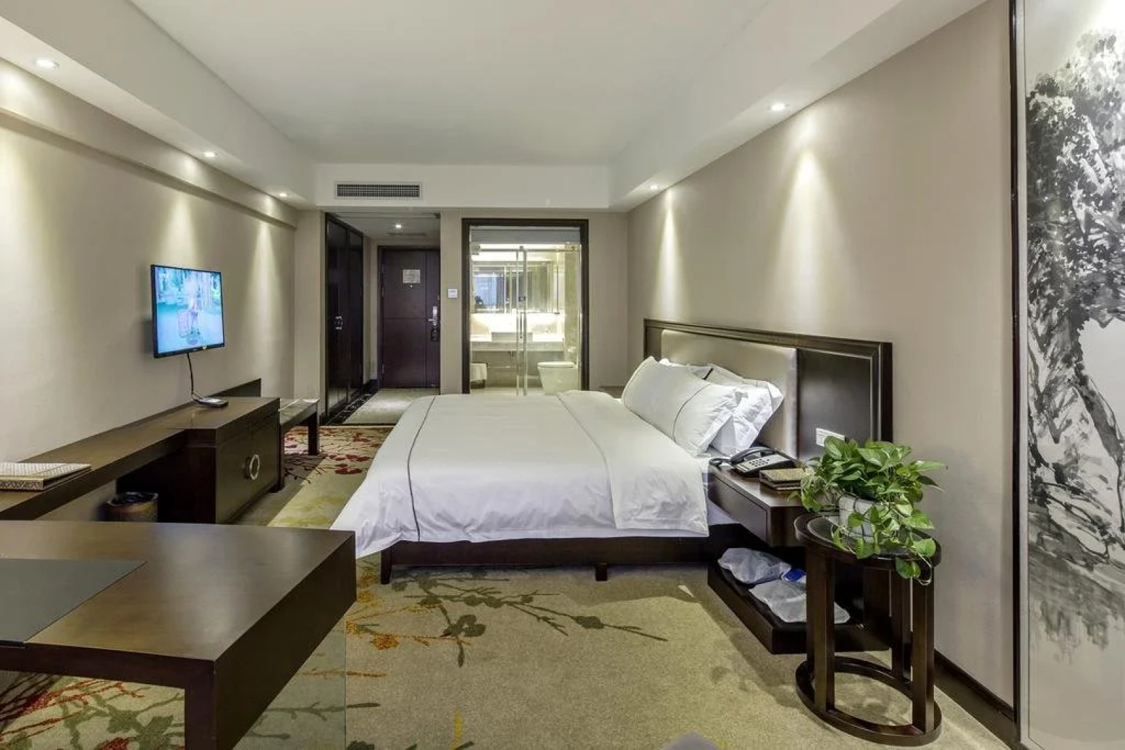 Camphor Forest Hotel