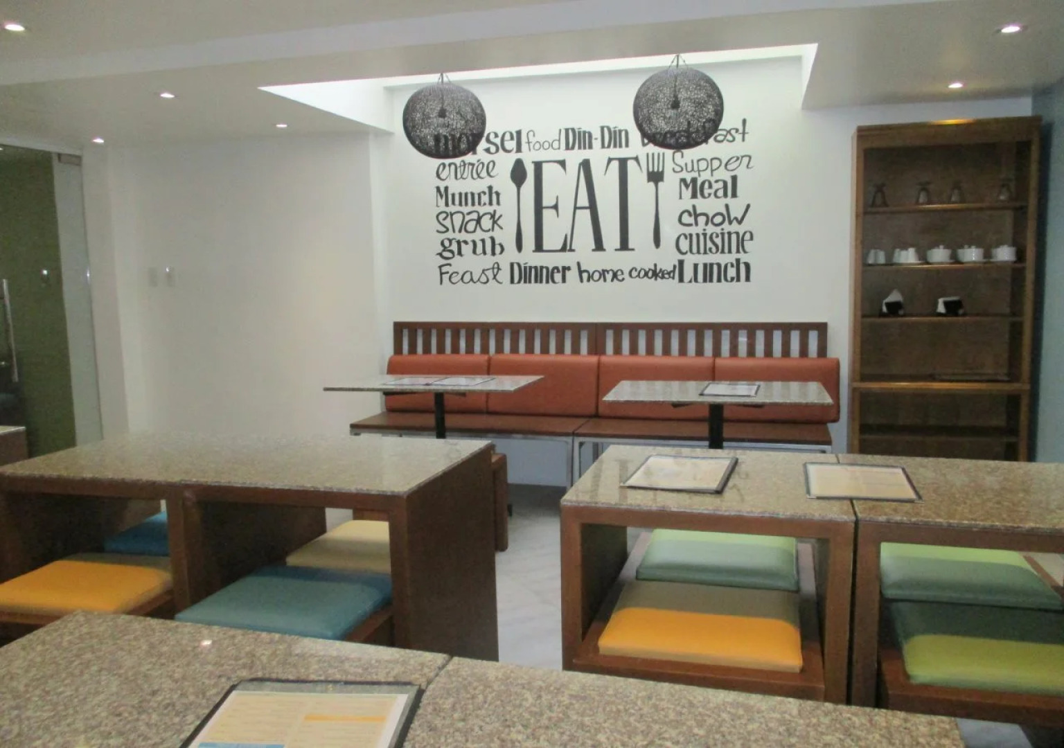 OYO 406 Royal Parc Inn & Suites