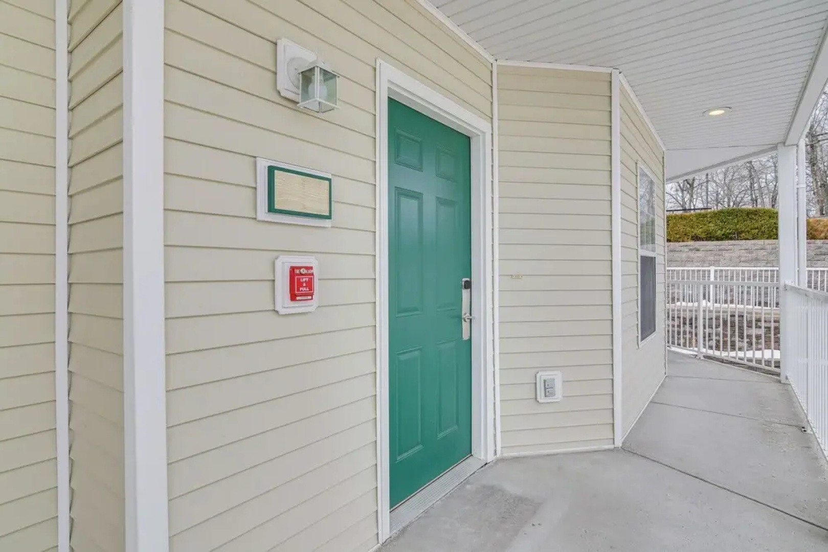 Resort Hot Tub Access! Table Rock Lake Condo