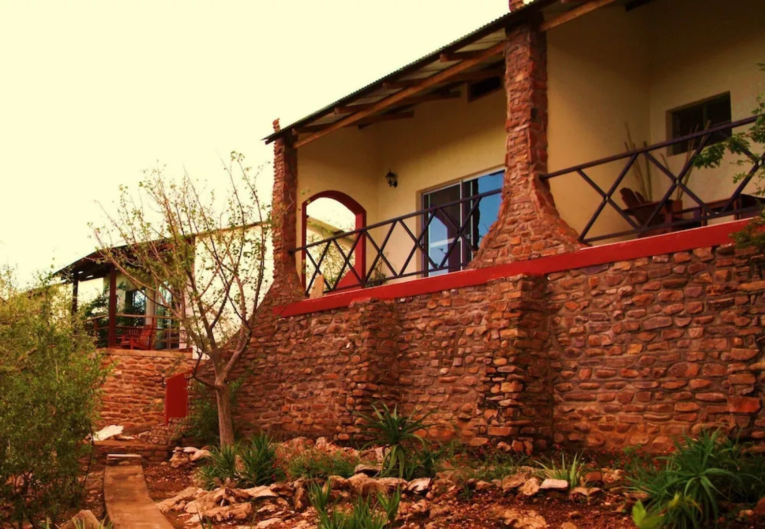 Toko Kamanjab Lodge & Safari